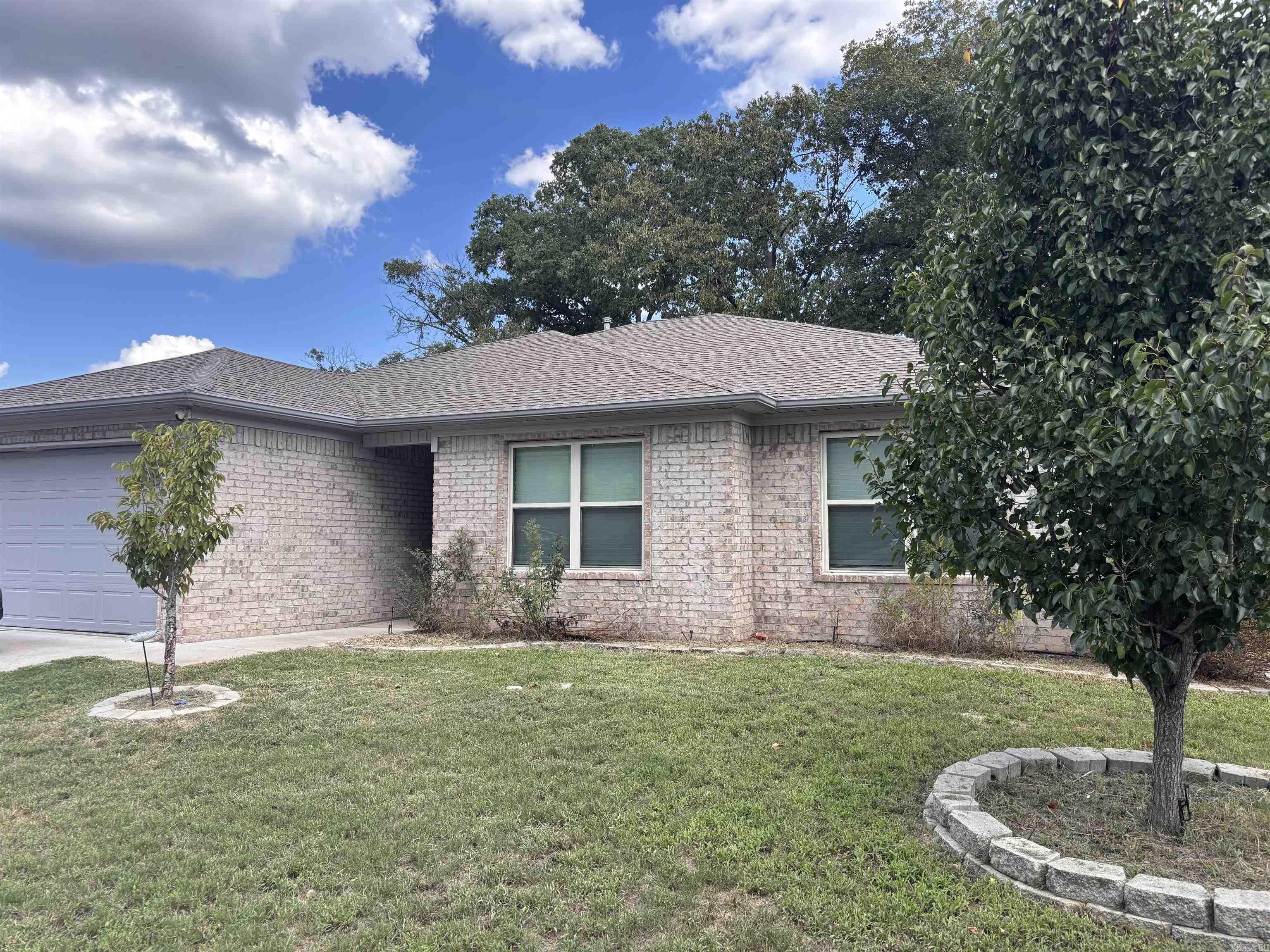 310 S Shady Lane Property Photo 4