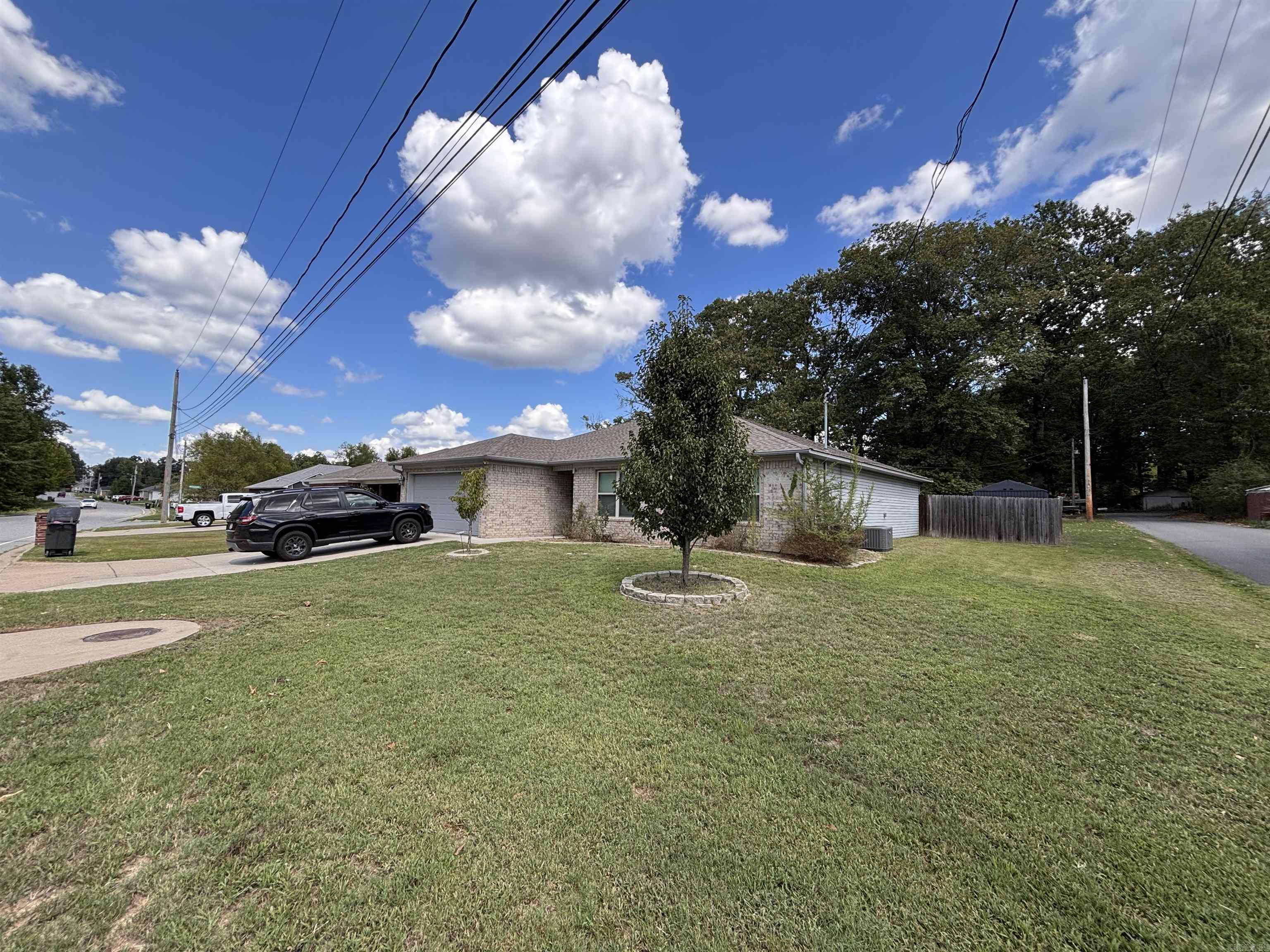 310 S Shady Lane Property Photo 5
