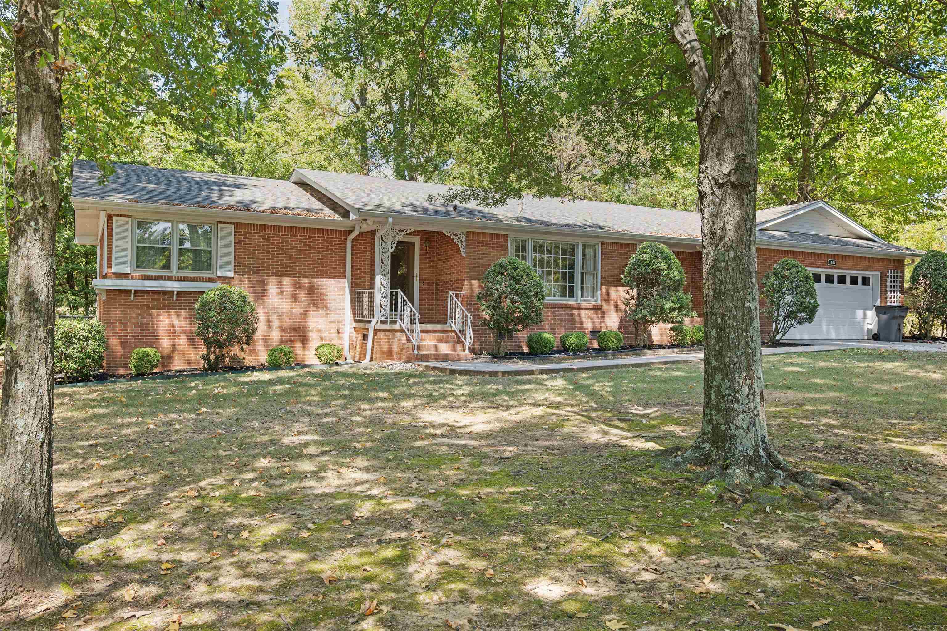 1609 Campground Road Property Photo 3