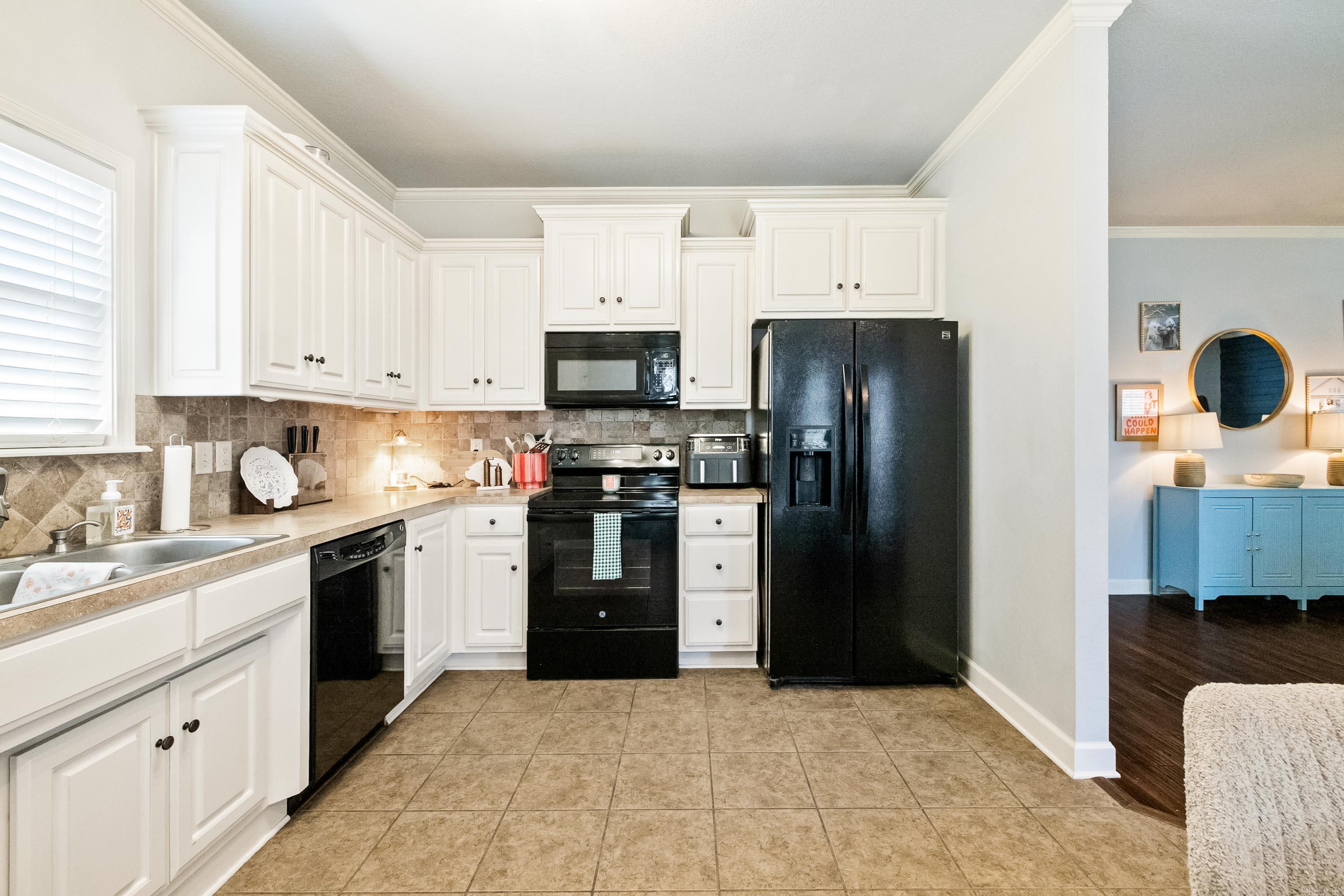 586 Crepe Myrtle Property Photo 12