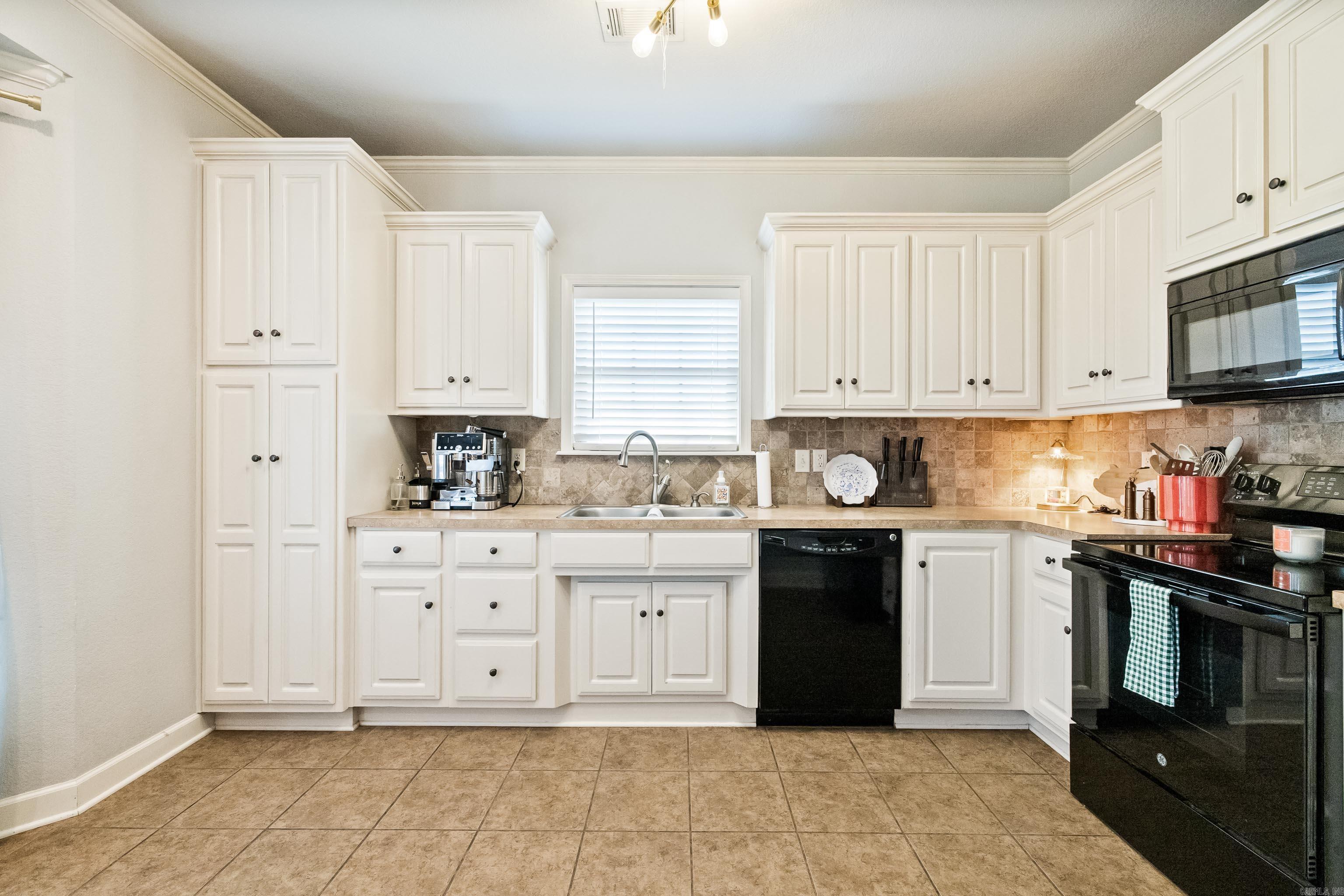 586 Crepe Myrtle Property Photo 13