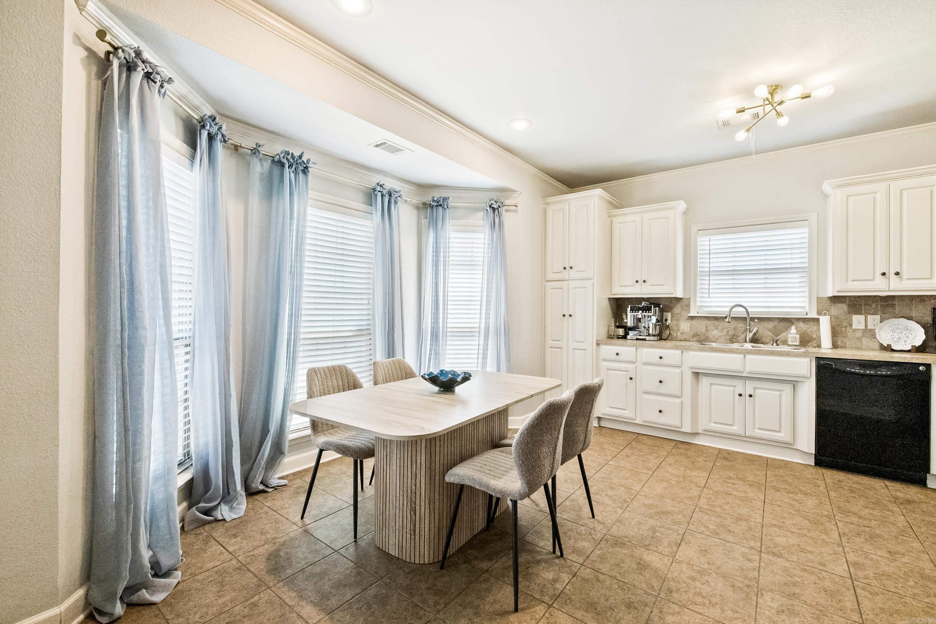 586 Crepe Myrtle Property Photo 15