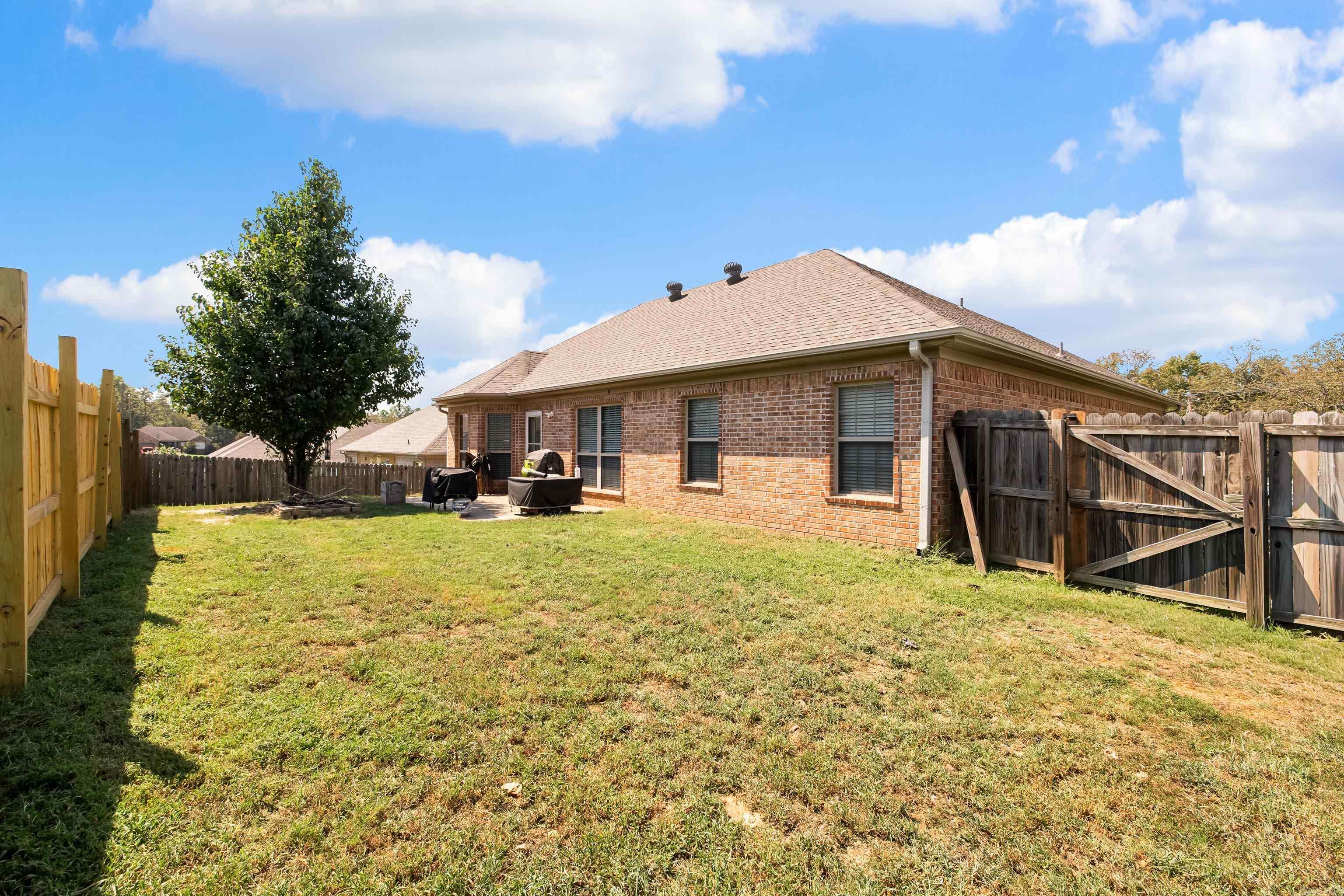 586 Crepe Myrtle Property Photo 34