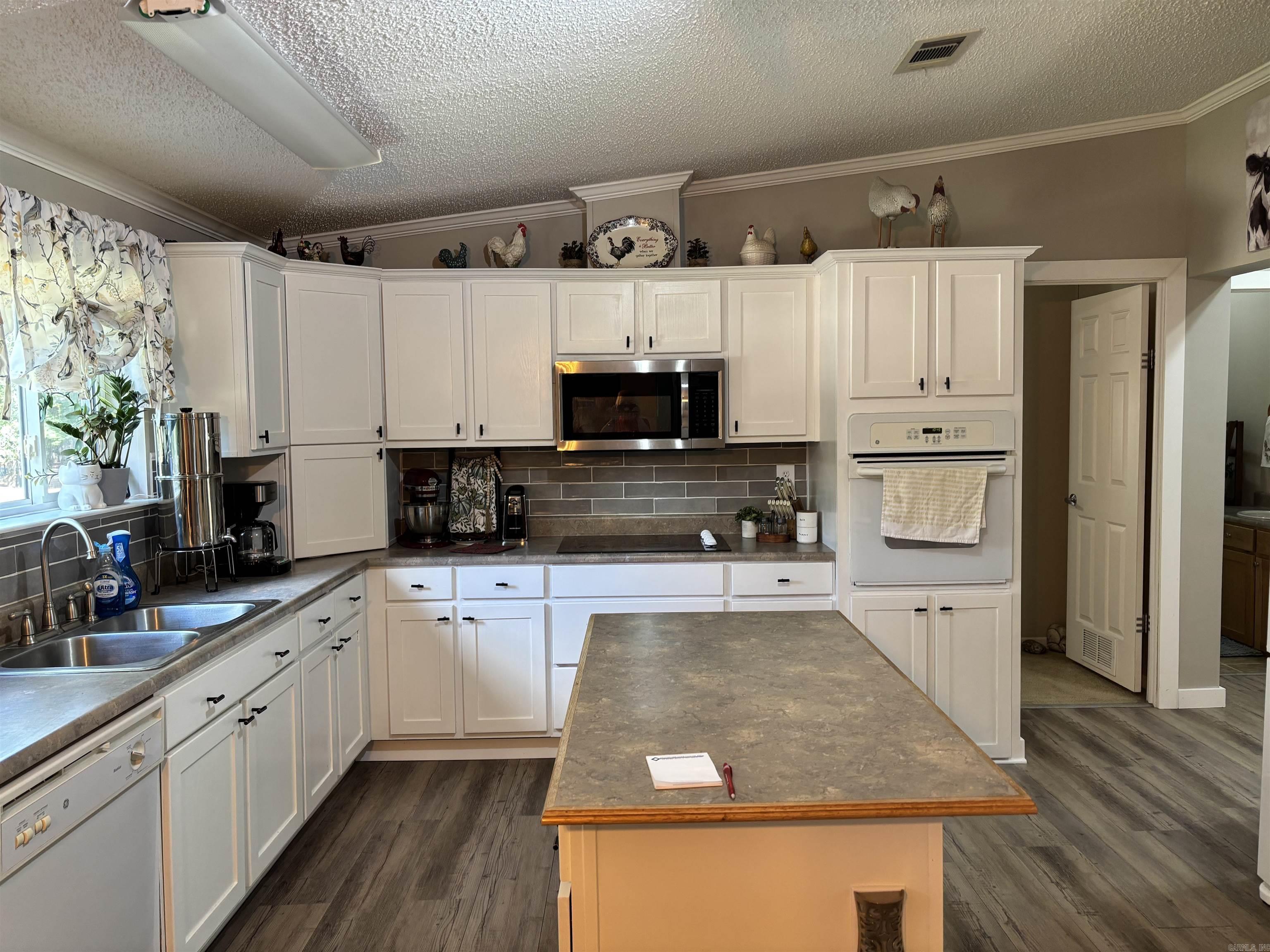 168 Fennell Road Property Photo 3