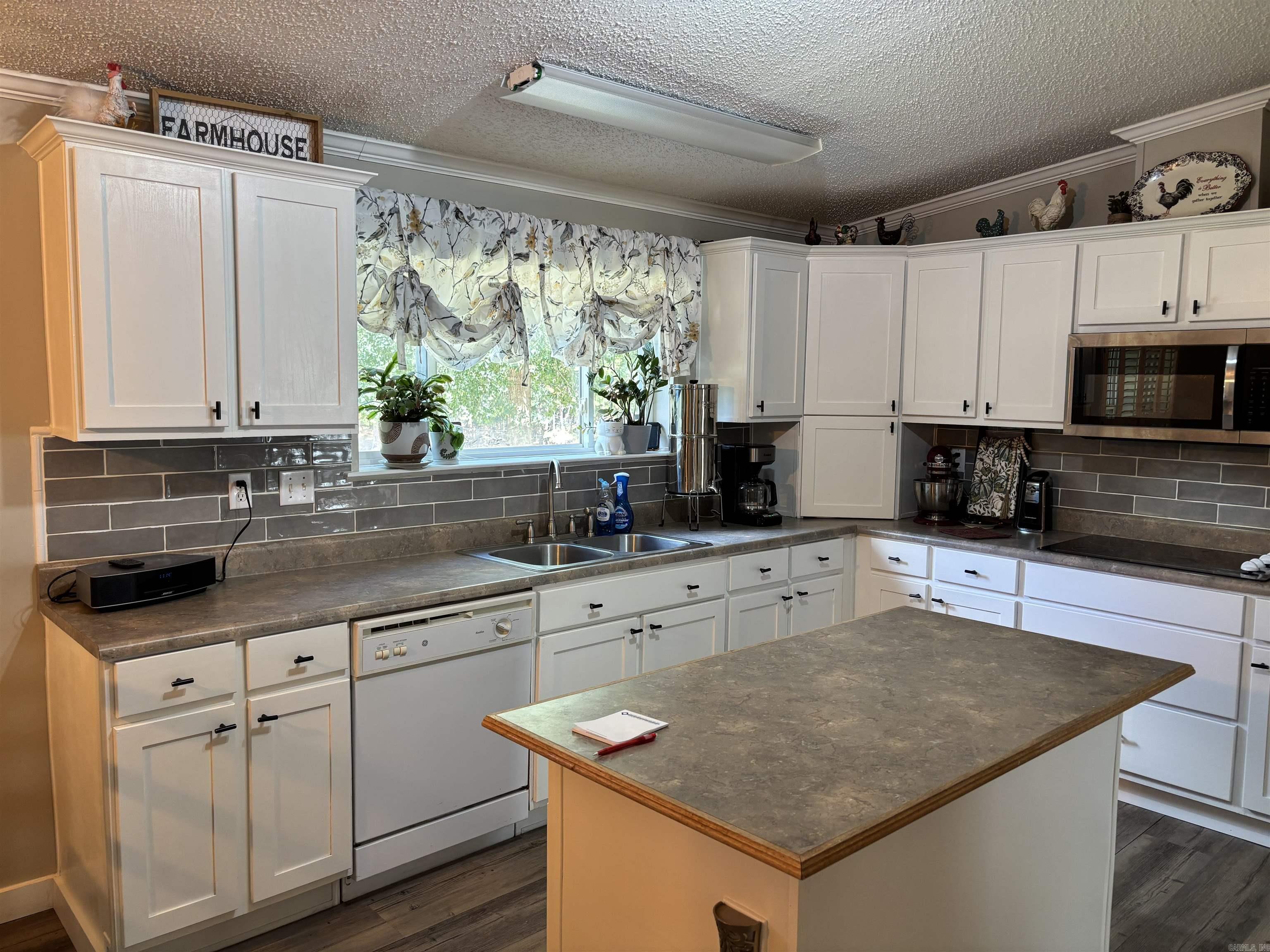 168 Fennell Road Property Photo 4