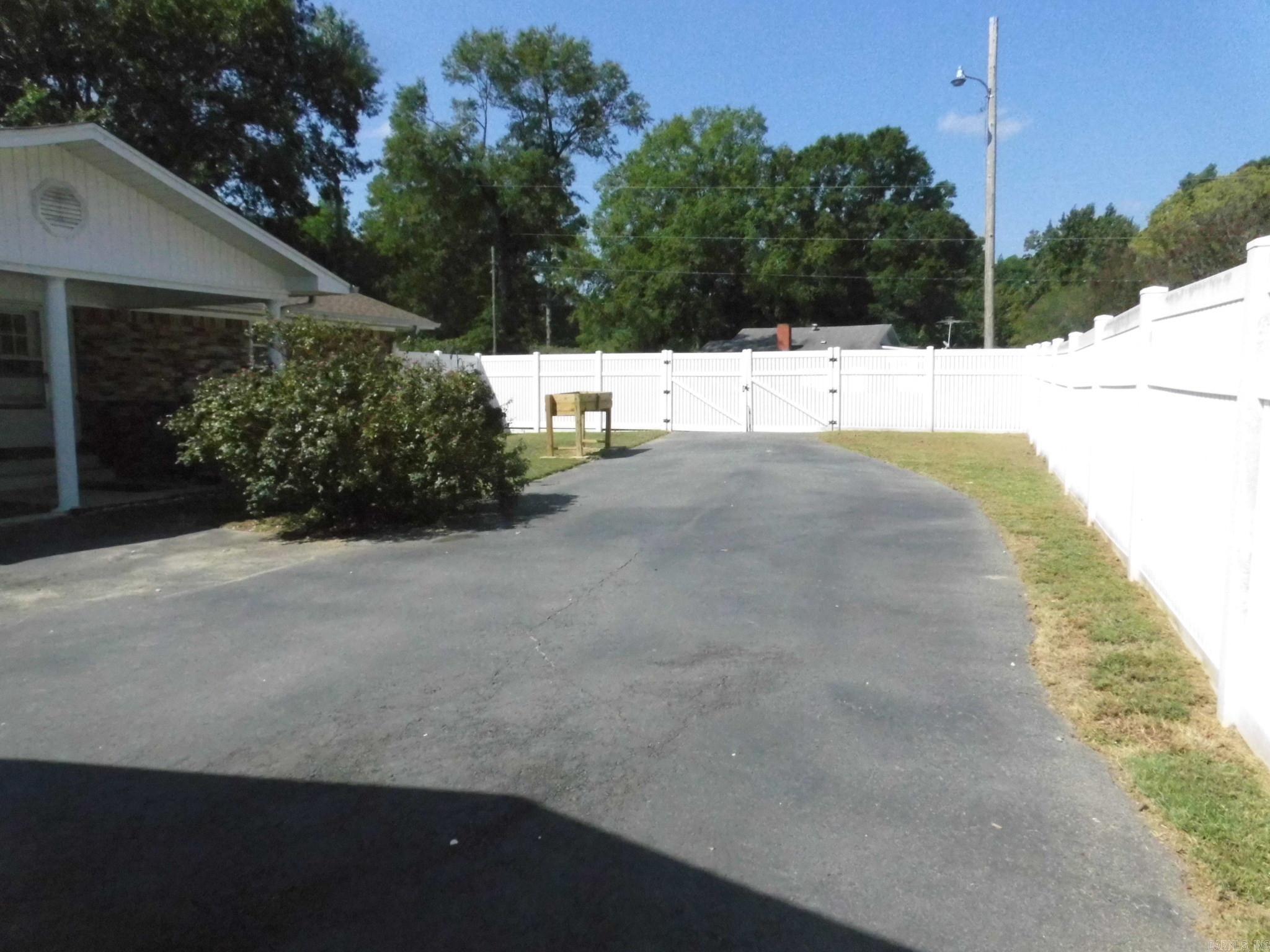 1300 W Woodson Lateral Road Property Photo 20