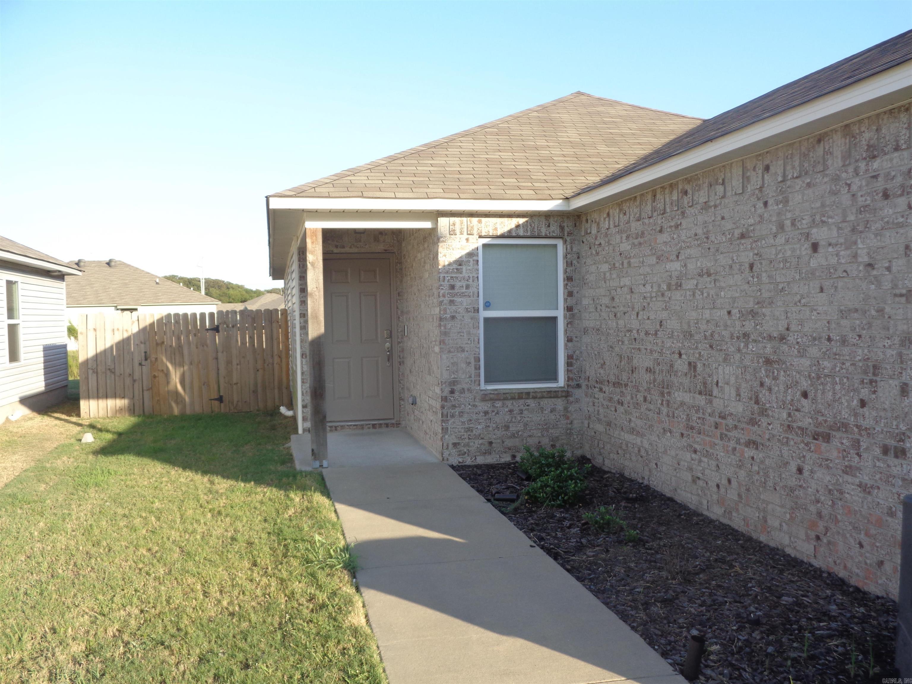 1804 Peony Street Property Photo 2