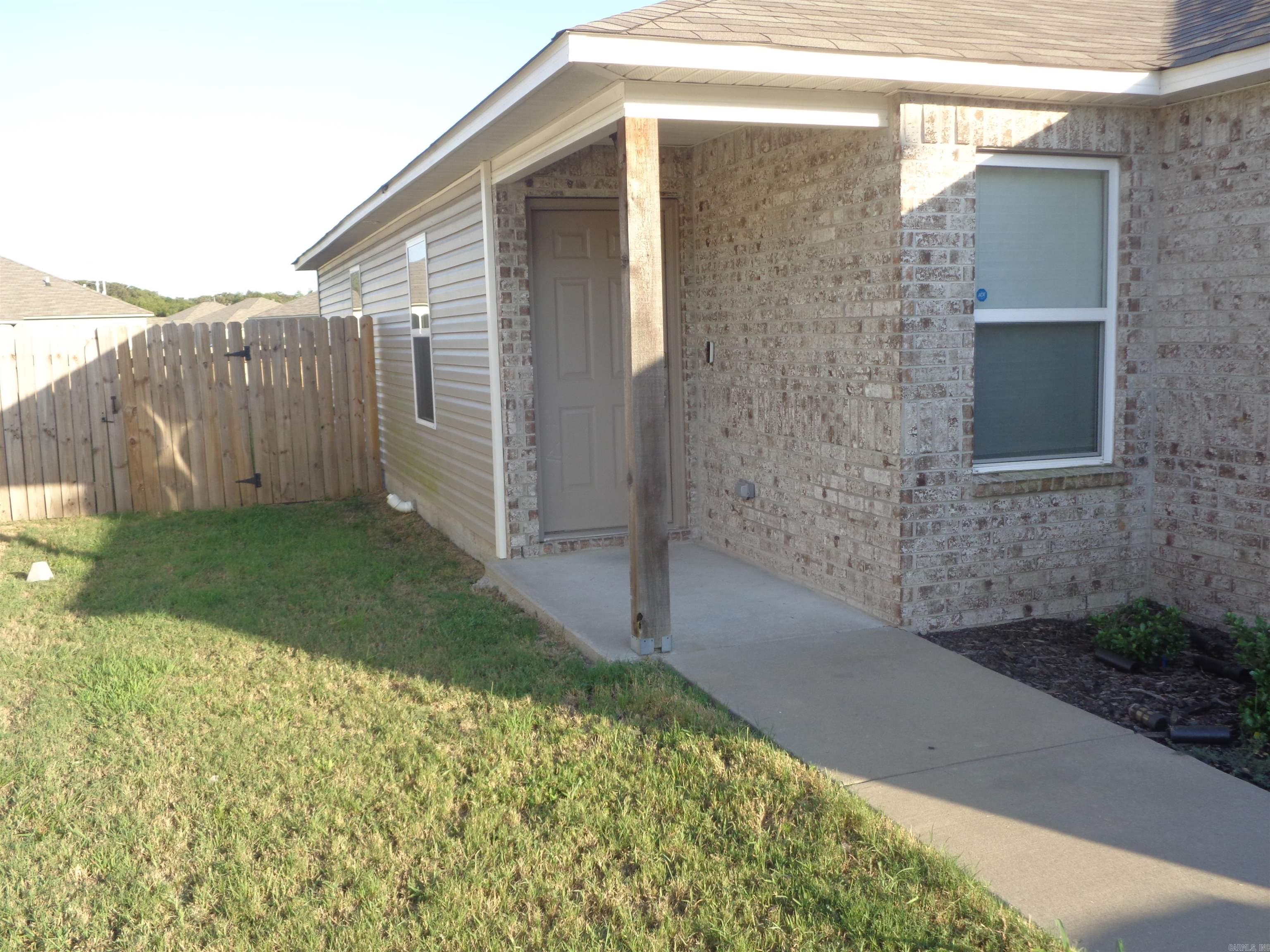 1804 Peony Street Property Photo 3