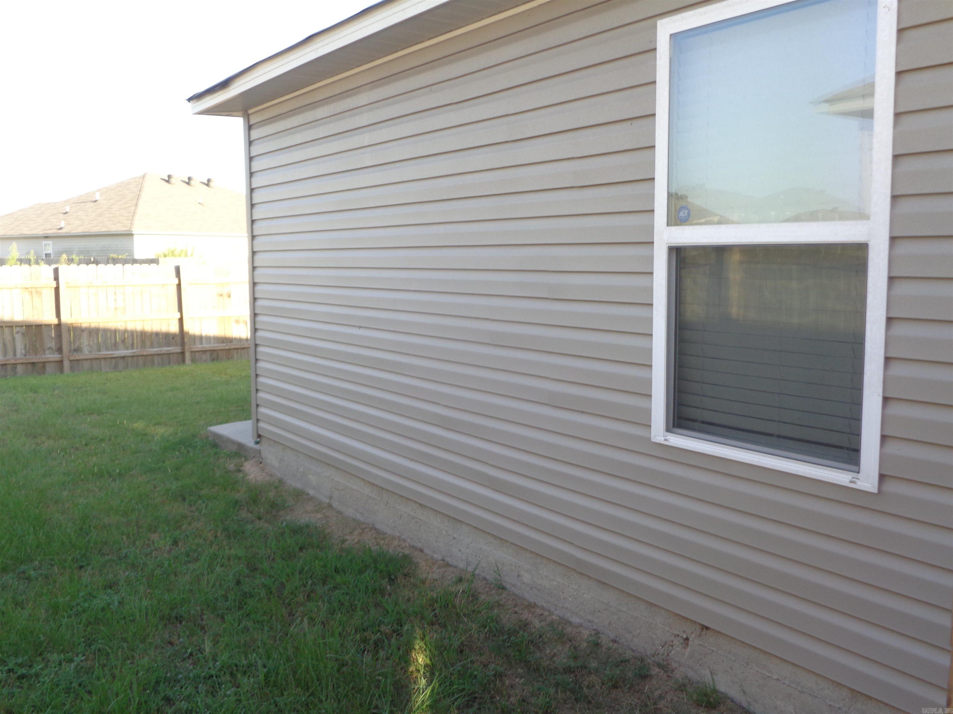 1804 Peony Street Property Photo 4