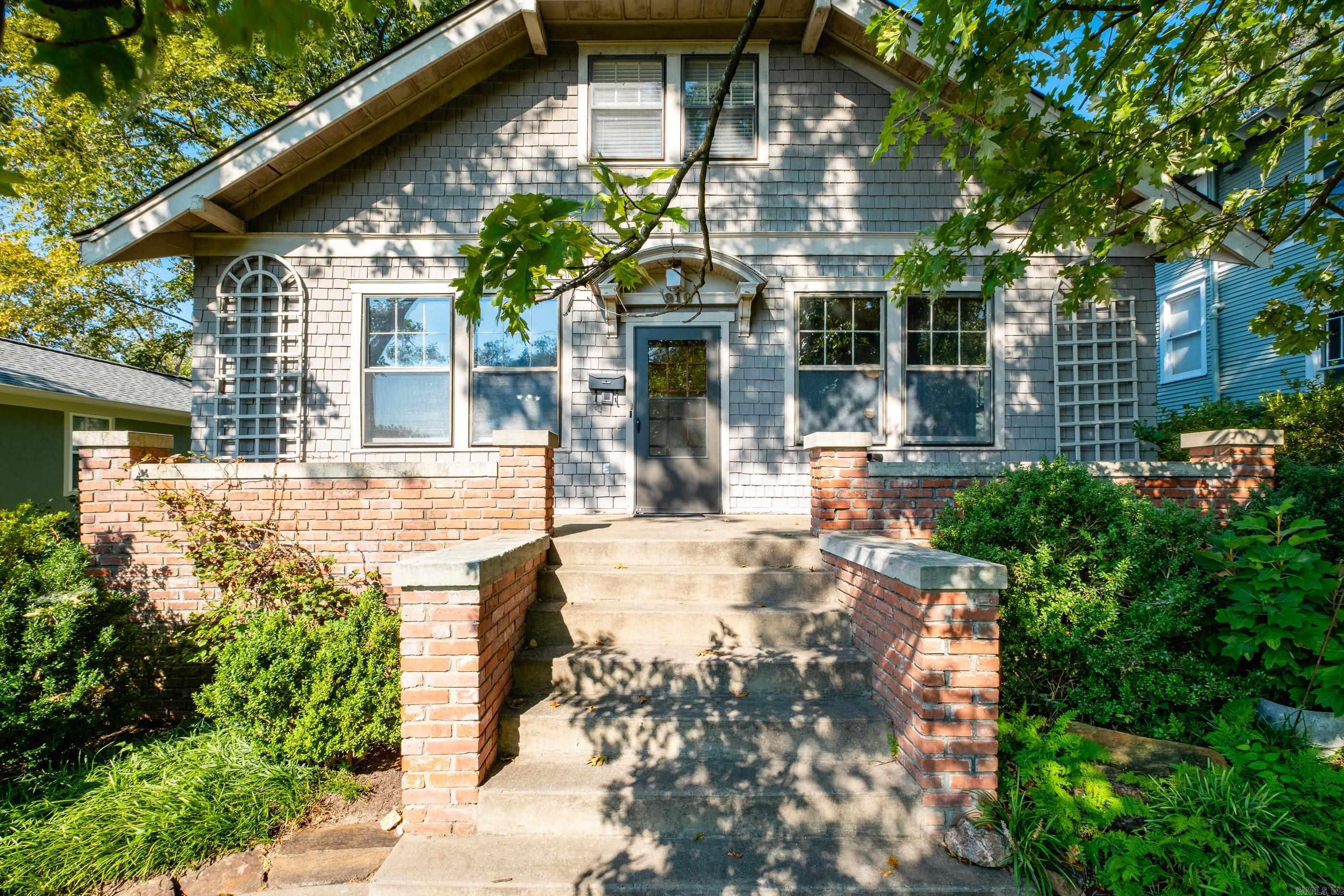 910 N Spruce Street Property Photo 3