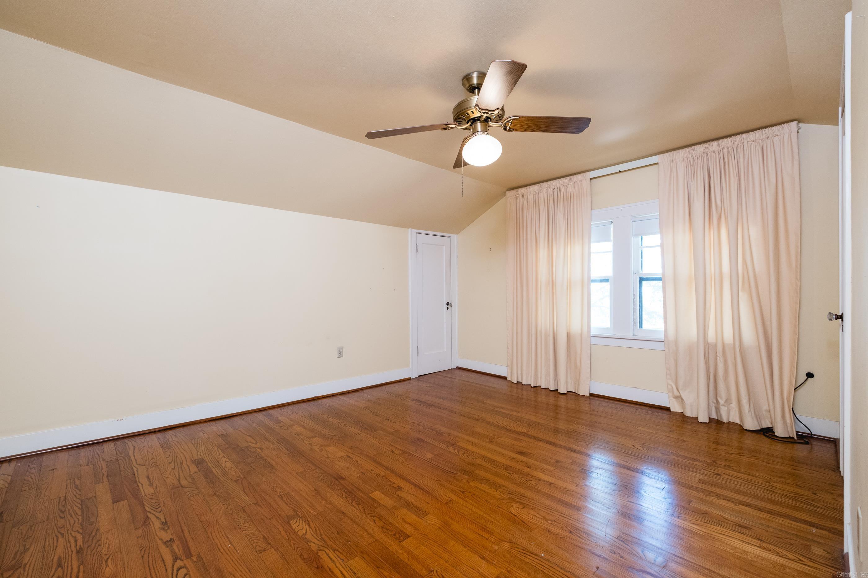 910 N Spruce Street Property Photo 29