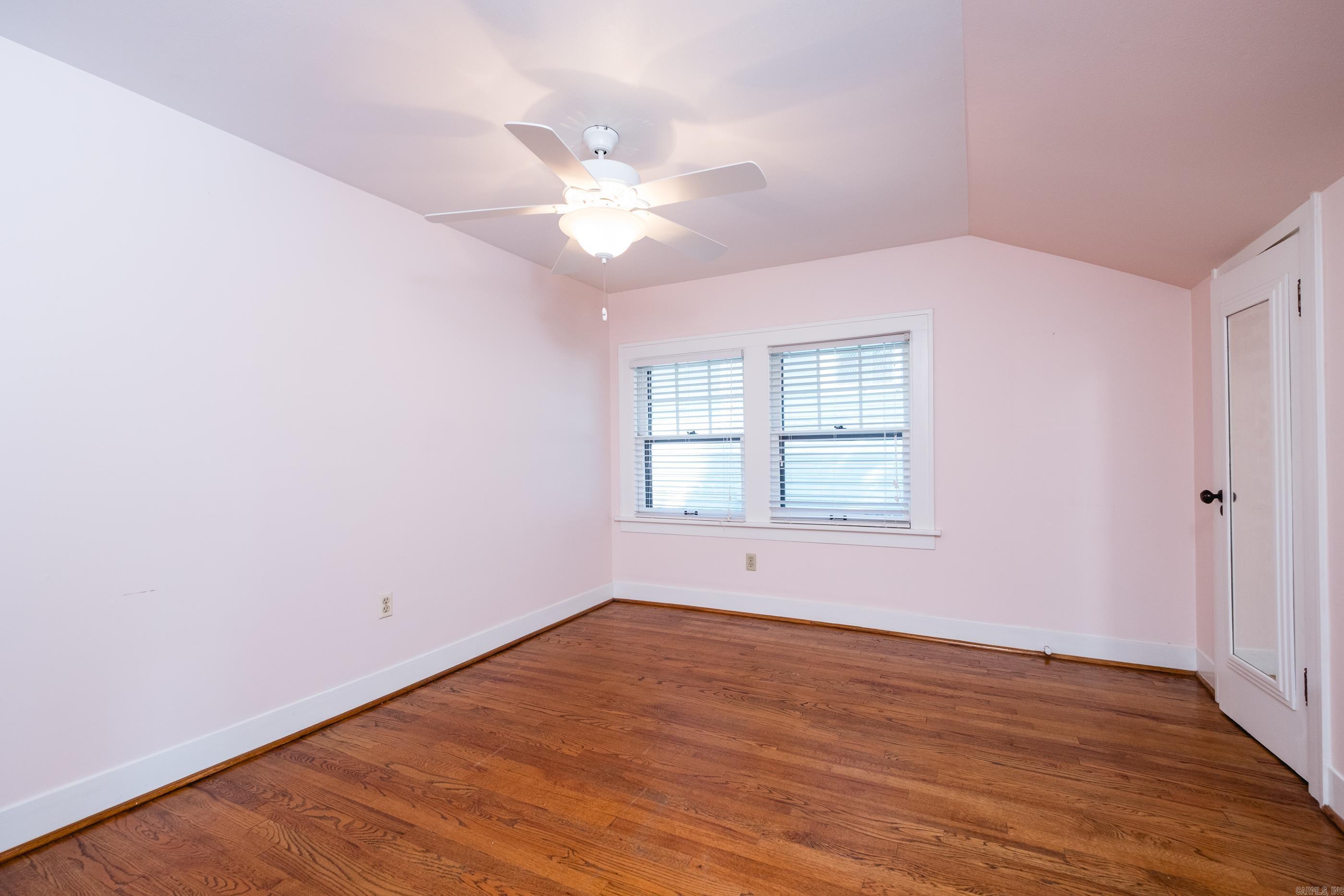 910 N Spruce Street Property Photo 31
