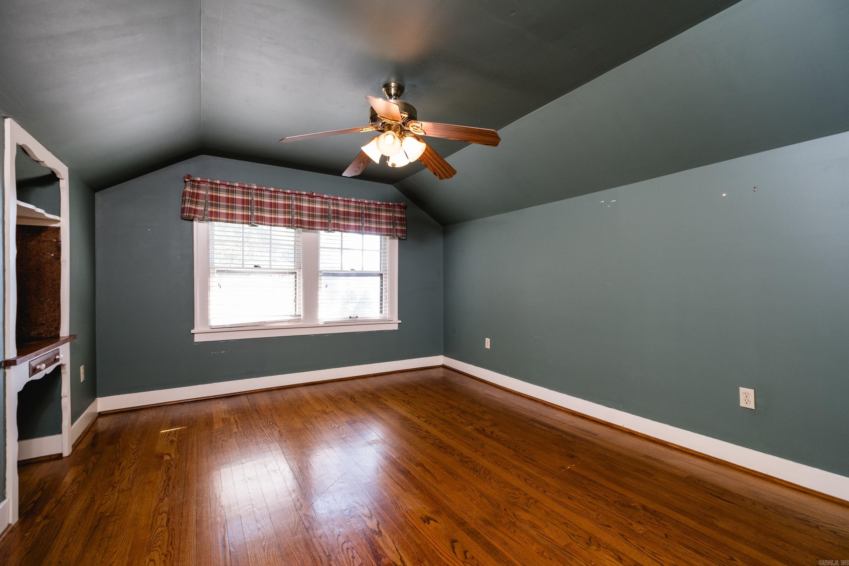 910 N Spruce Street Property Photo 33