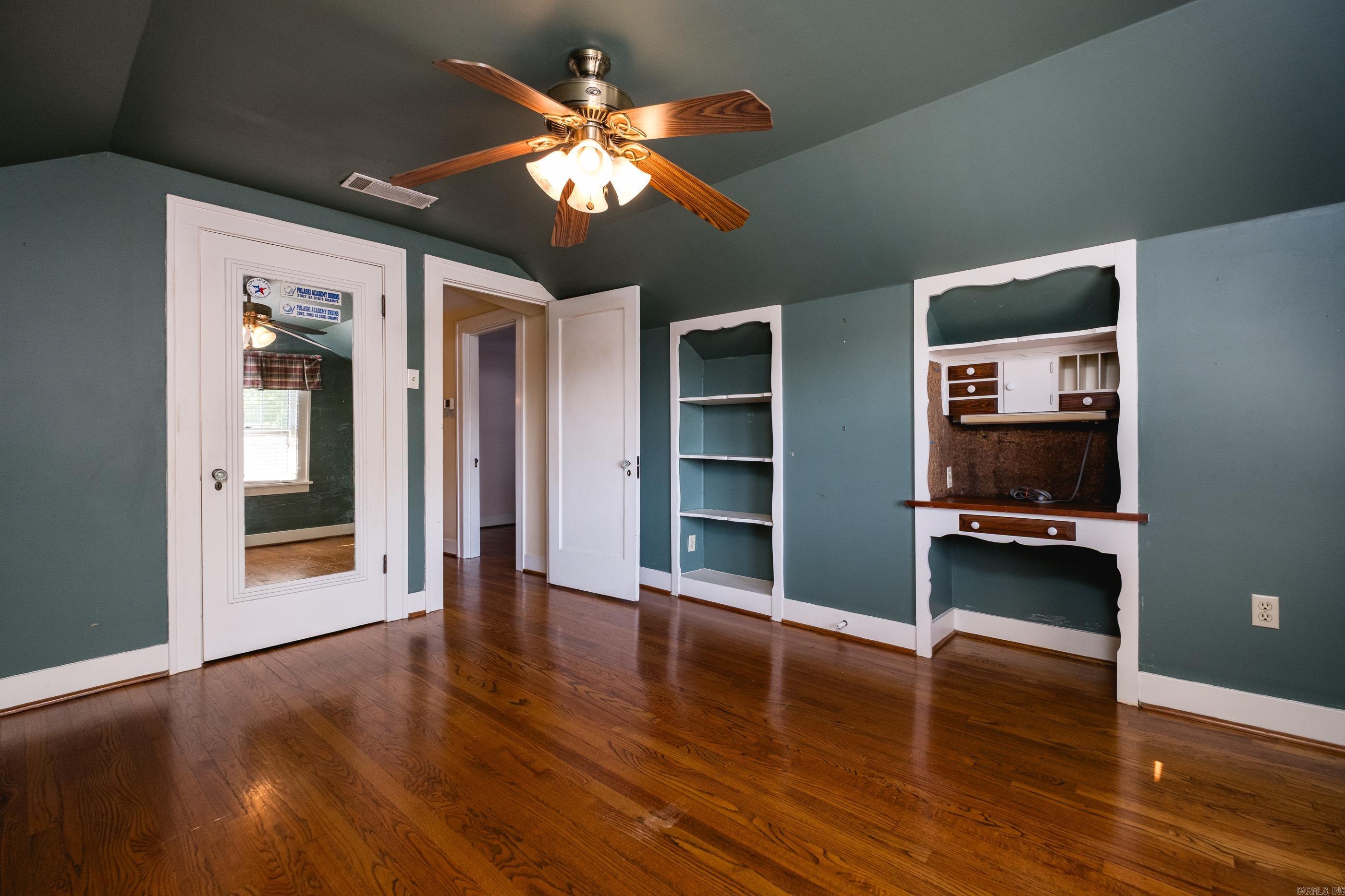 910 N Spruce Street Property Photo 34