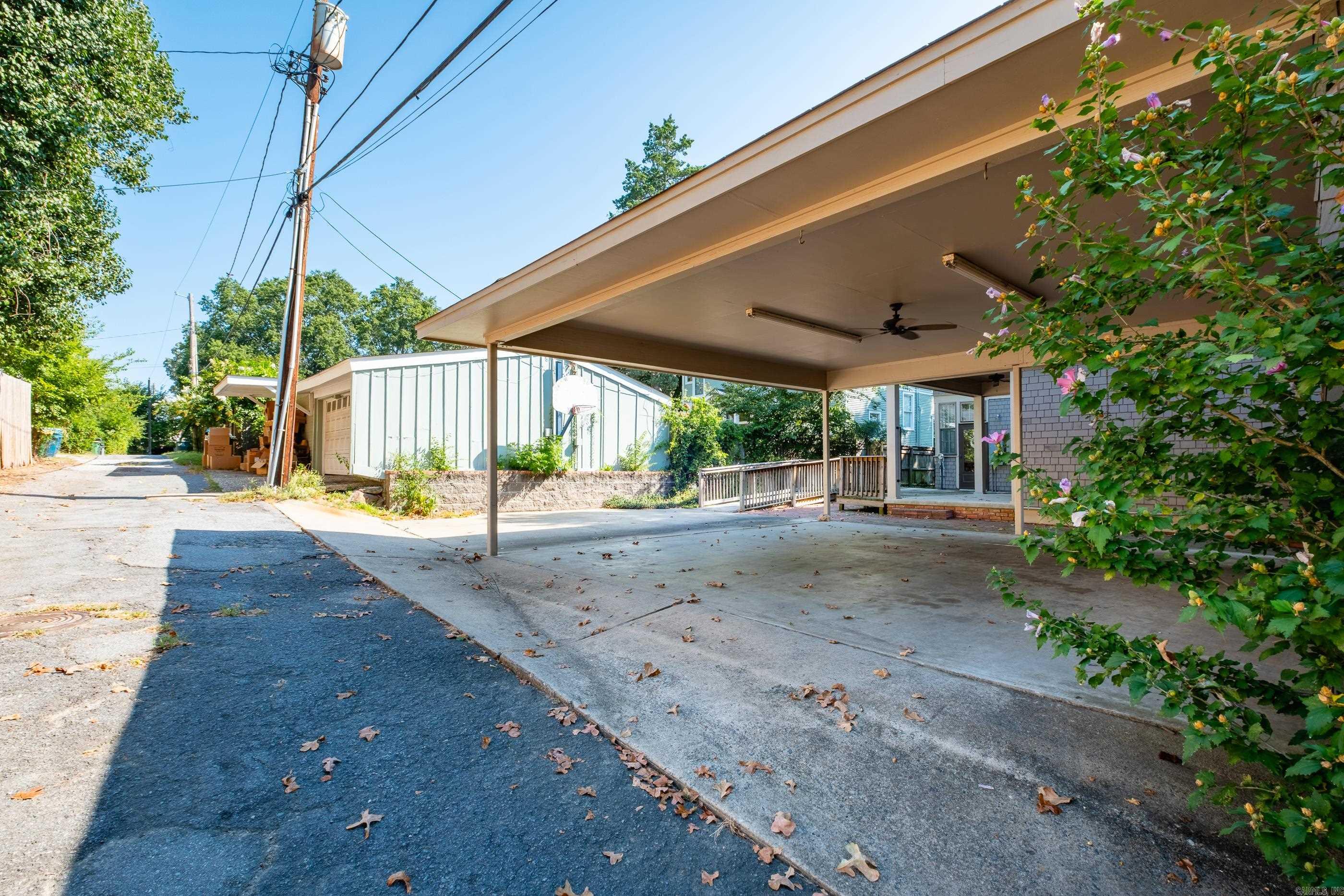 910 N Spruce Street Property Photo 40