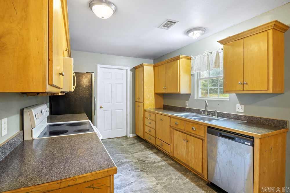 23708 Highway 84 Property Photo 5