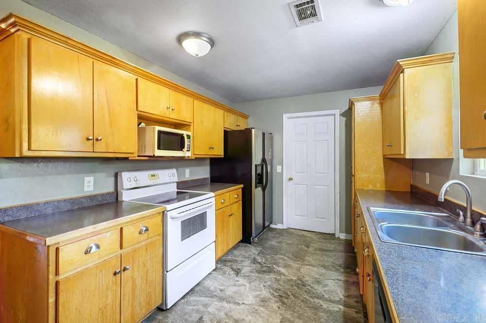 23708 Highway 84 Property Photo 6