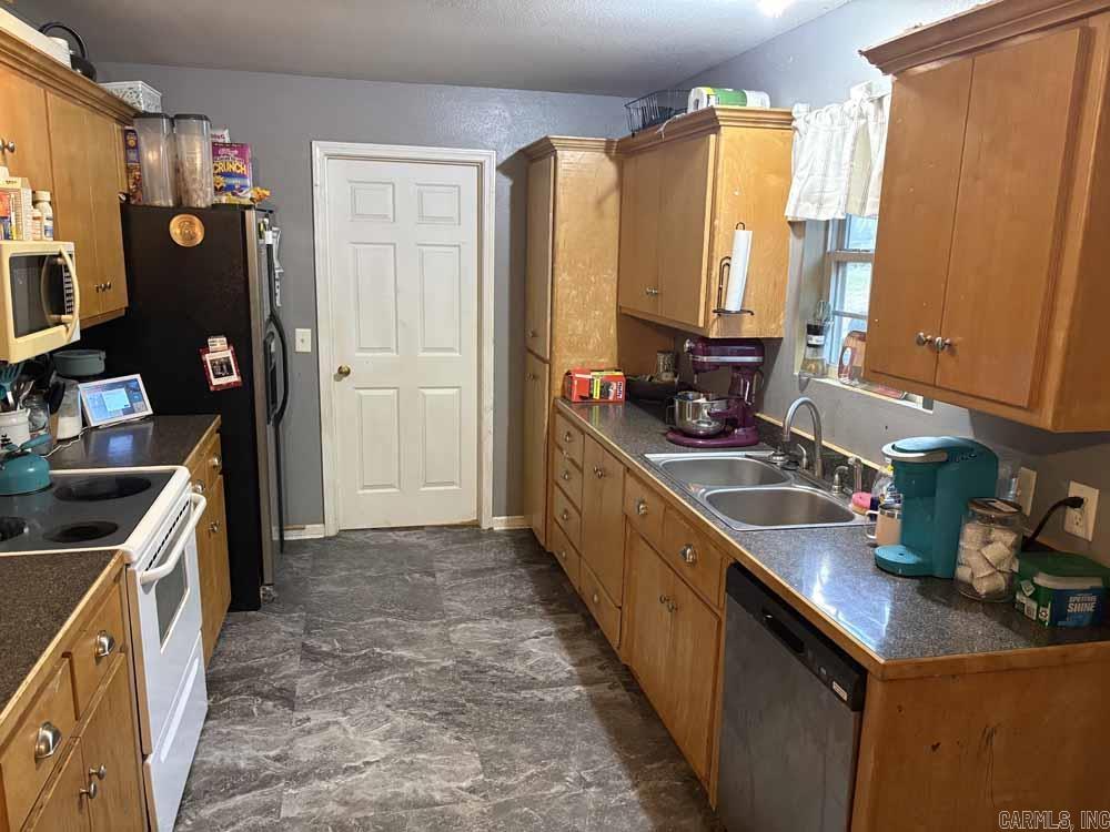 23708 Highway 84 Property Photo 9