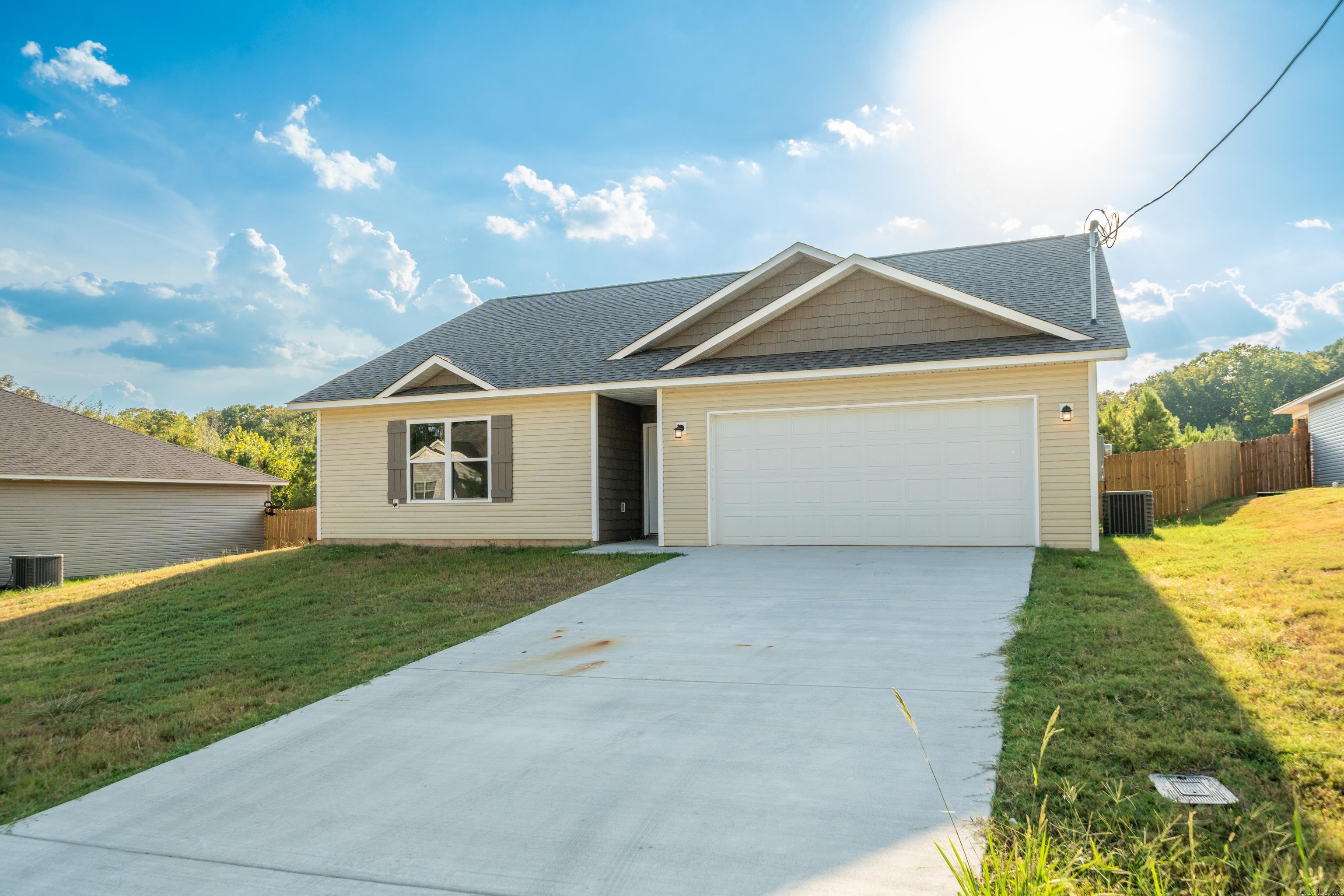 126 Lance Circle Property Photo 2
