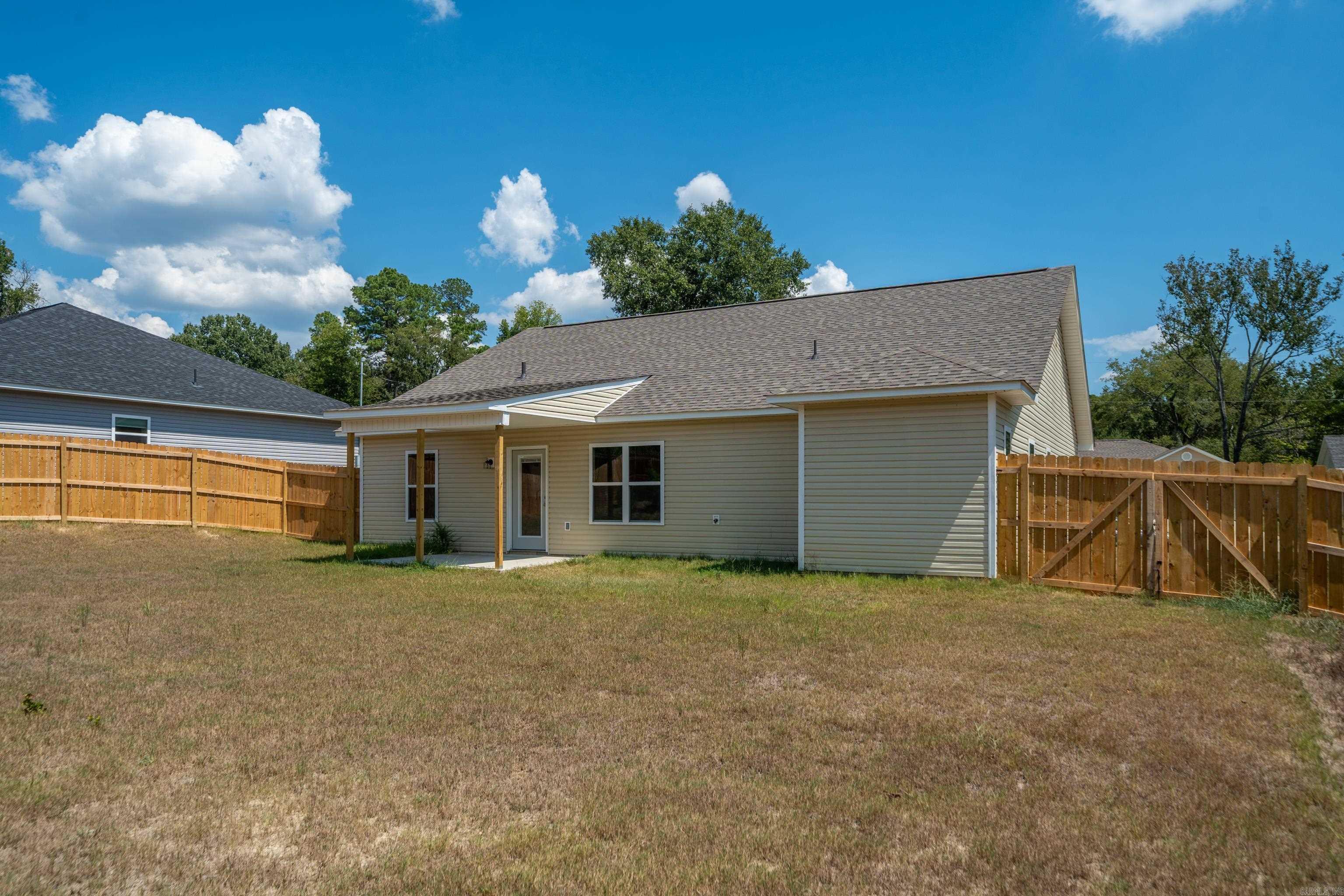 126 Lance Circle Property Photo 4