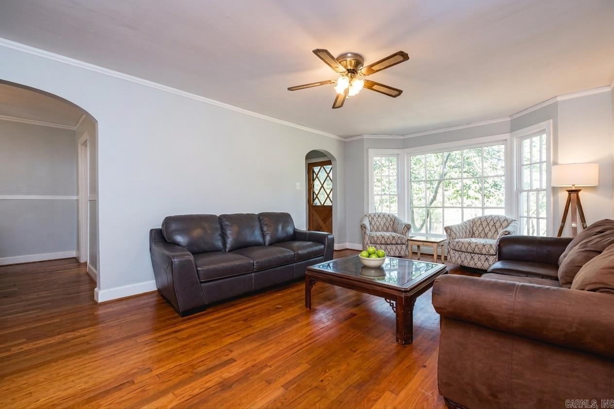 3933 N Lookout Street Property Photo 5