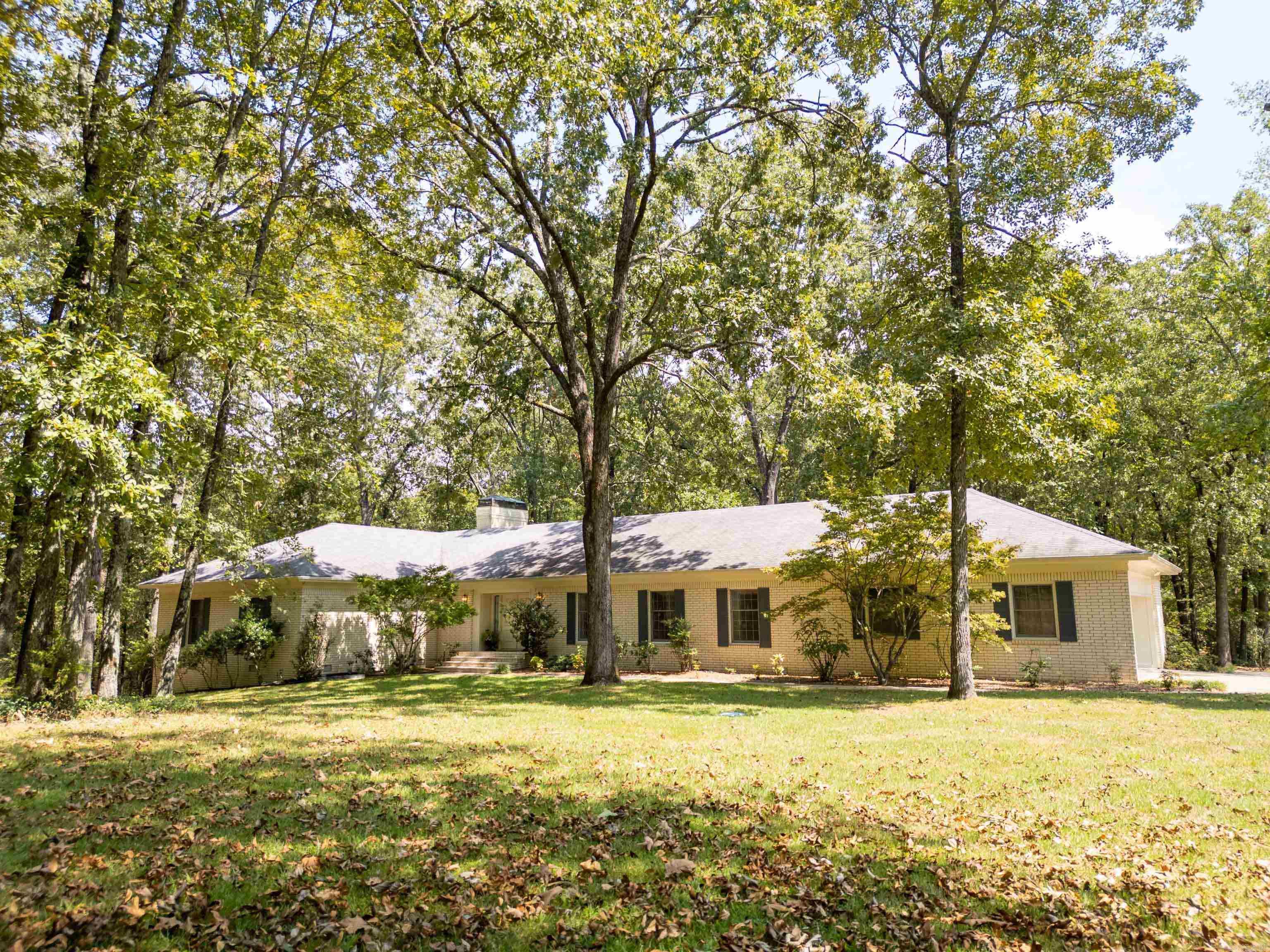 1104 Wildwood Ln. Property Photo 46