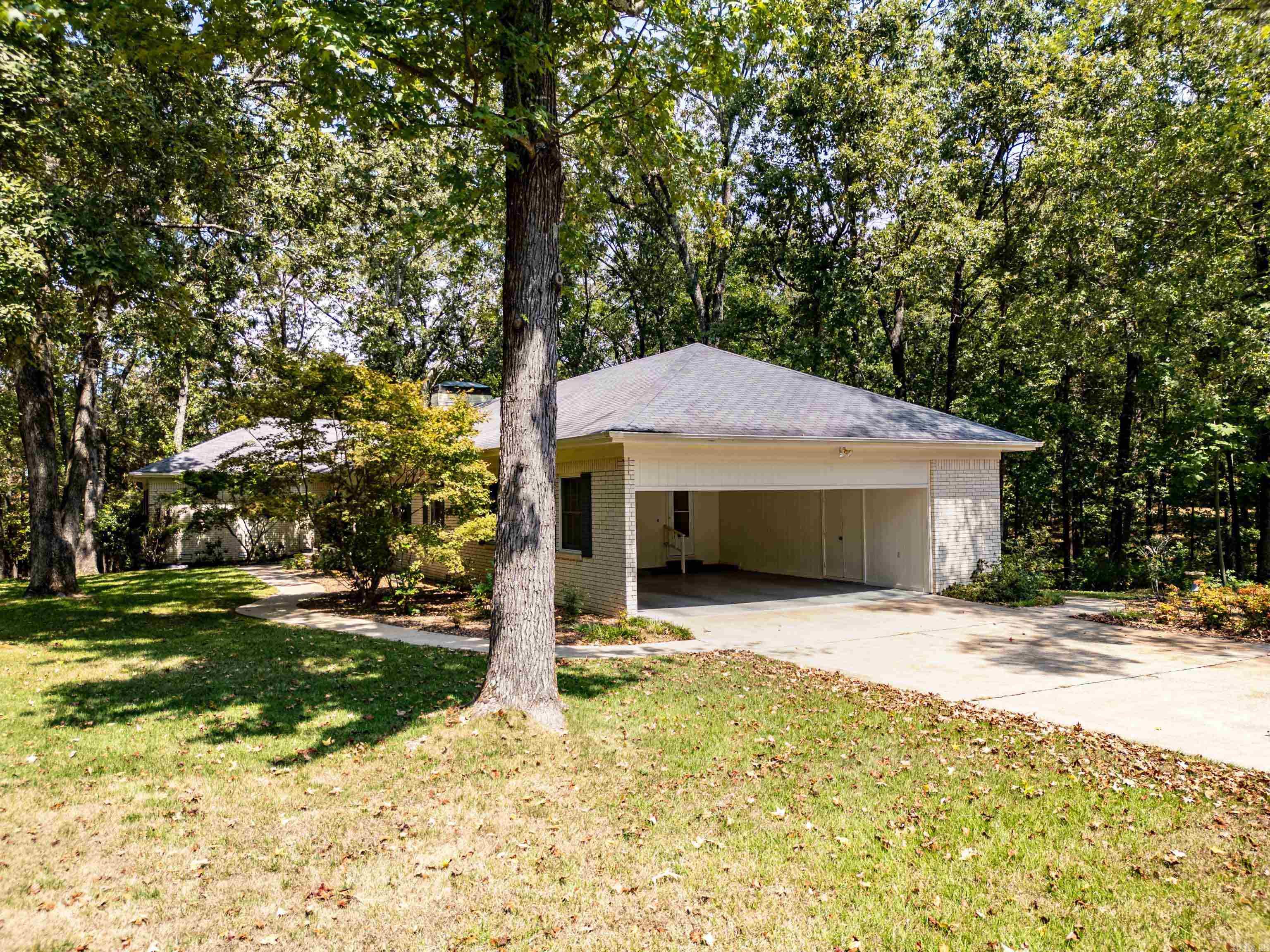 1104 Wildwood Ln. Property Photo 48