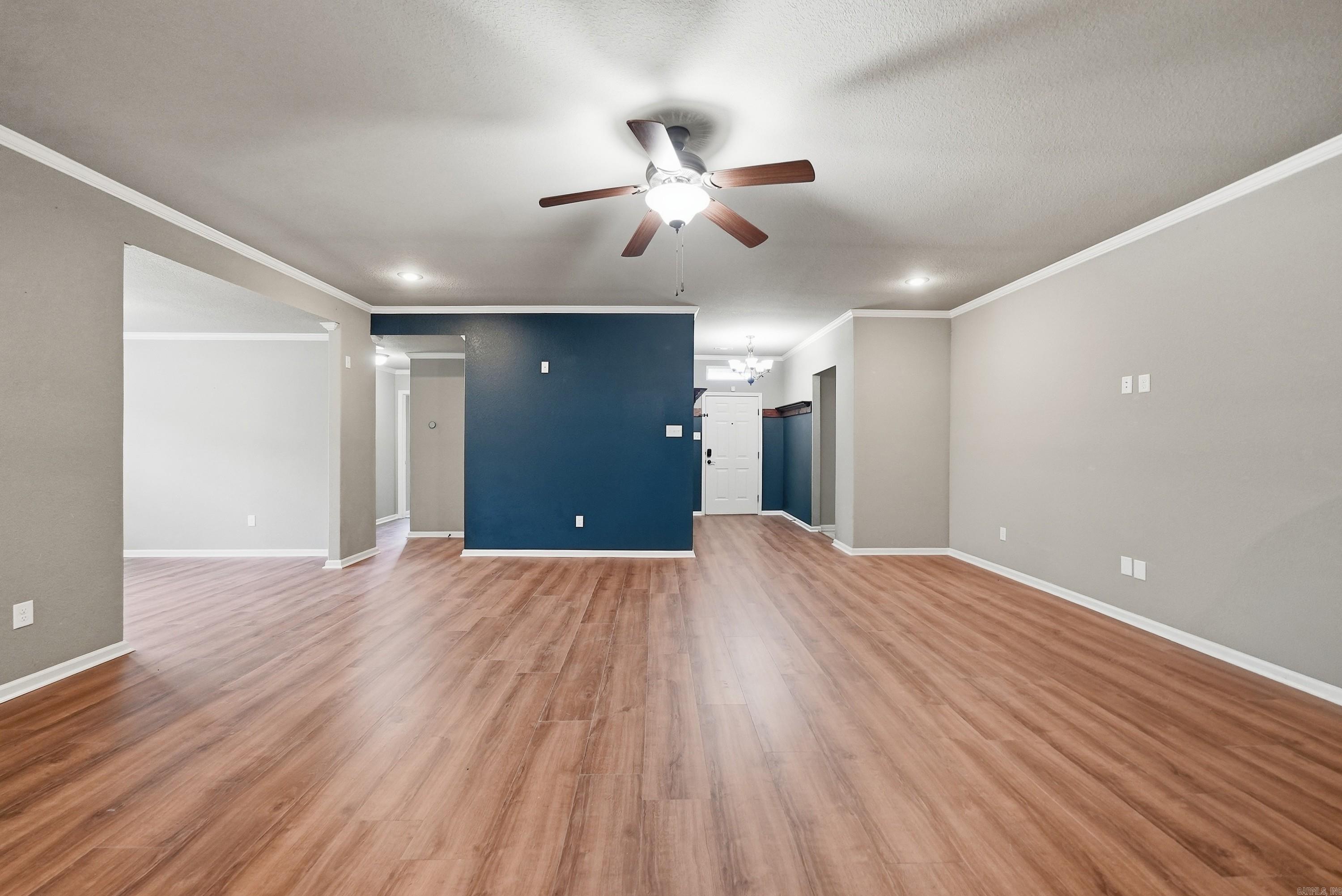 3015 Gladstone Drive Property Photo 10