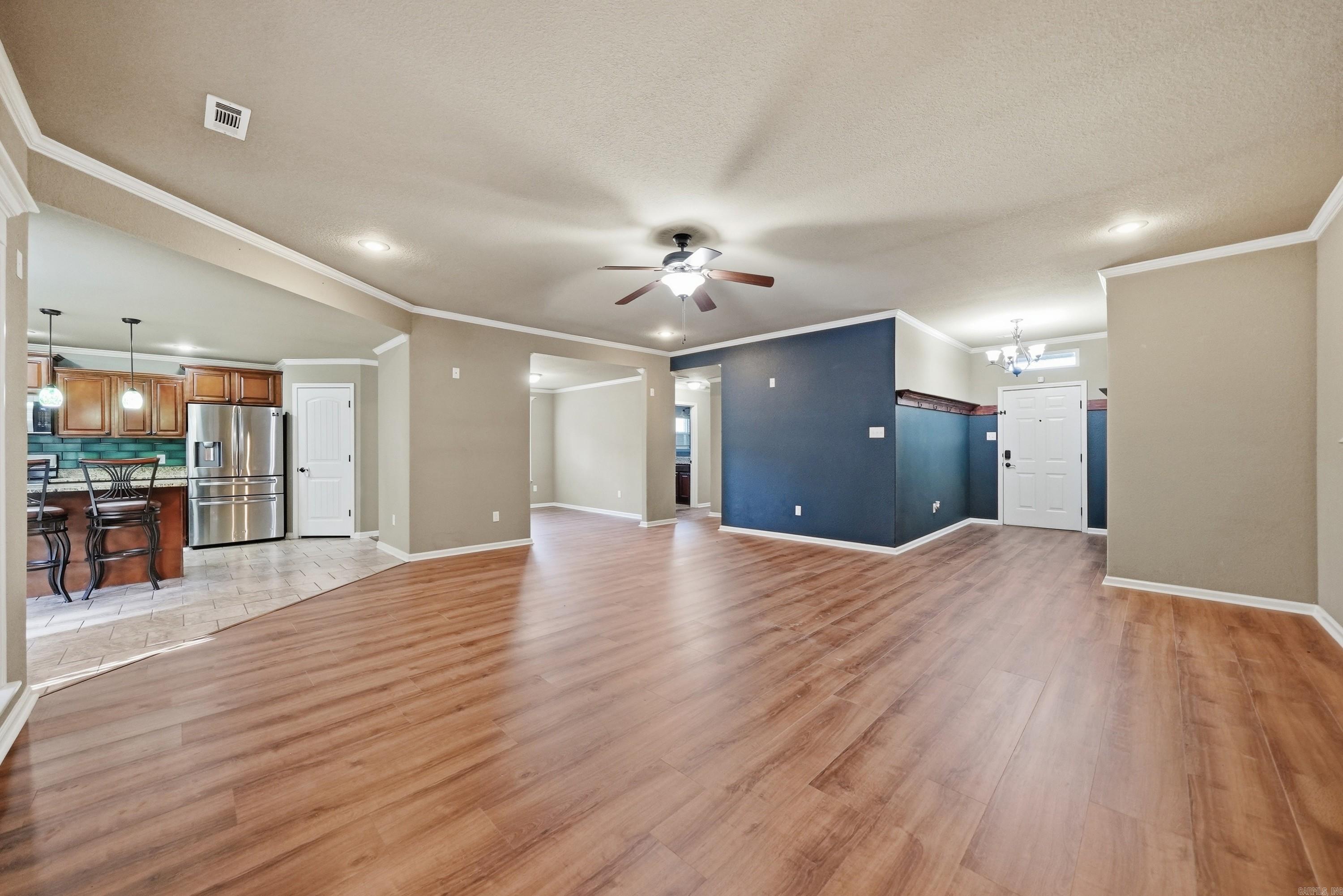 3015 Gladstone Drive Property Photo 11