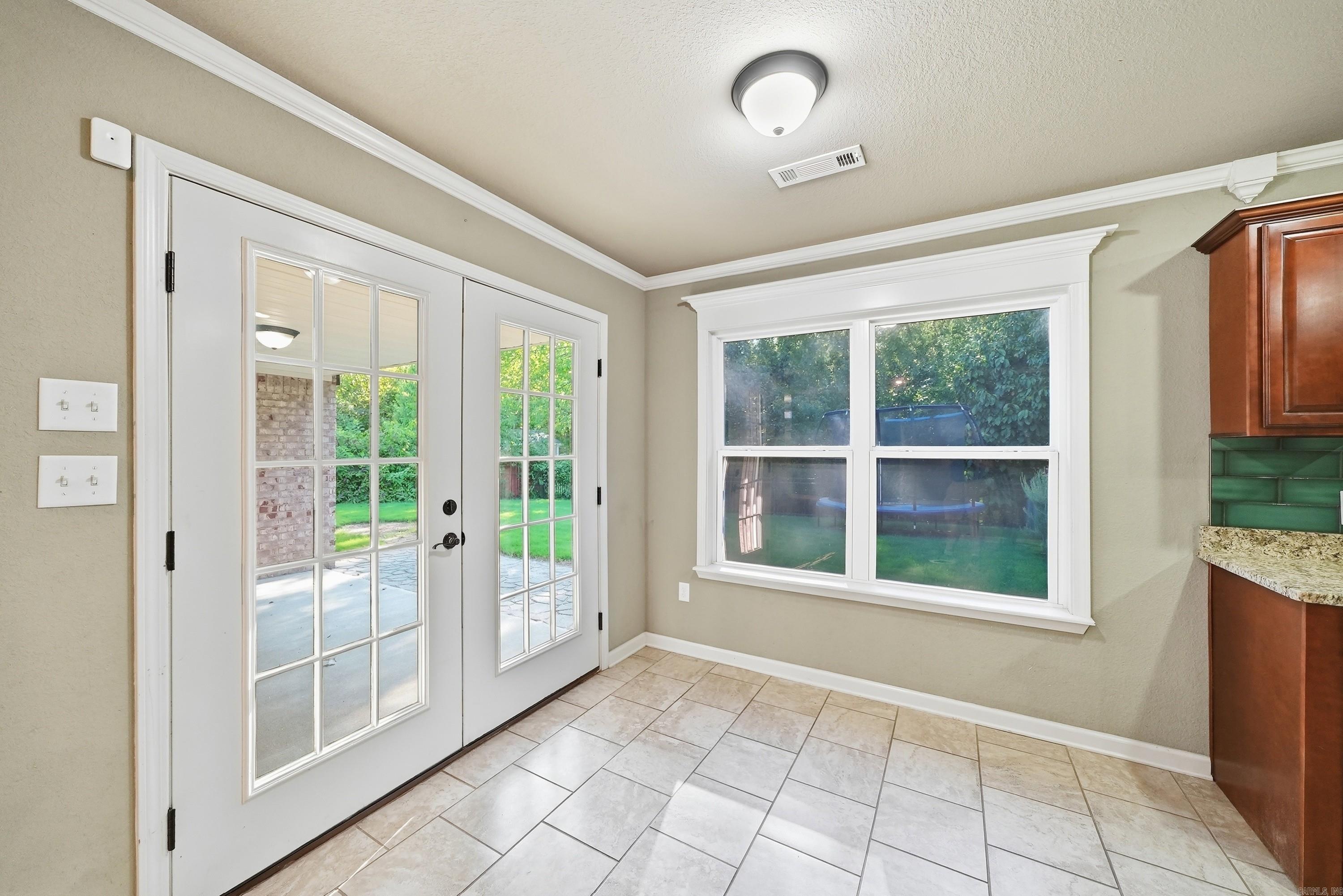 3015 Gladstone Drive Property Photo 19