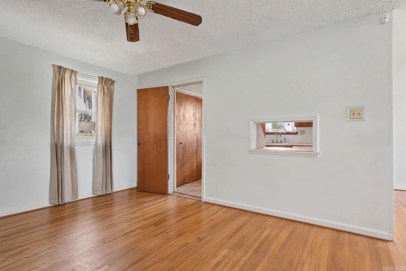 917 S. Hughes Street Property Photo 7