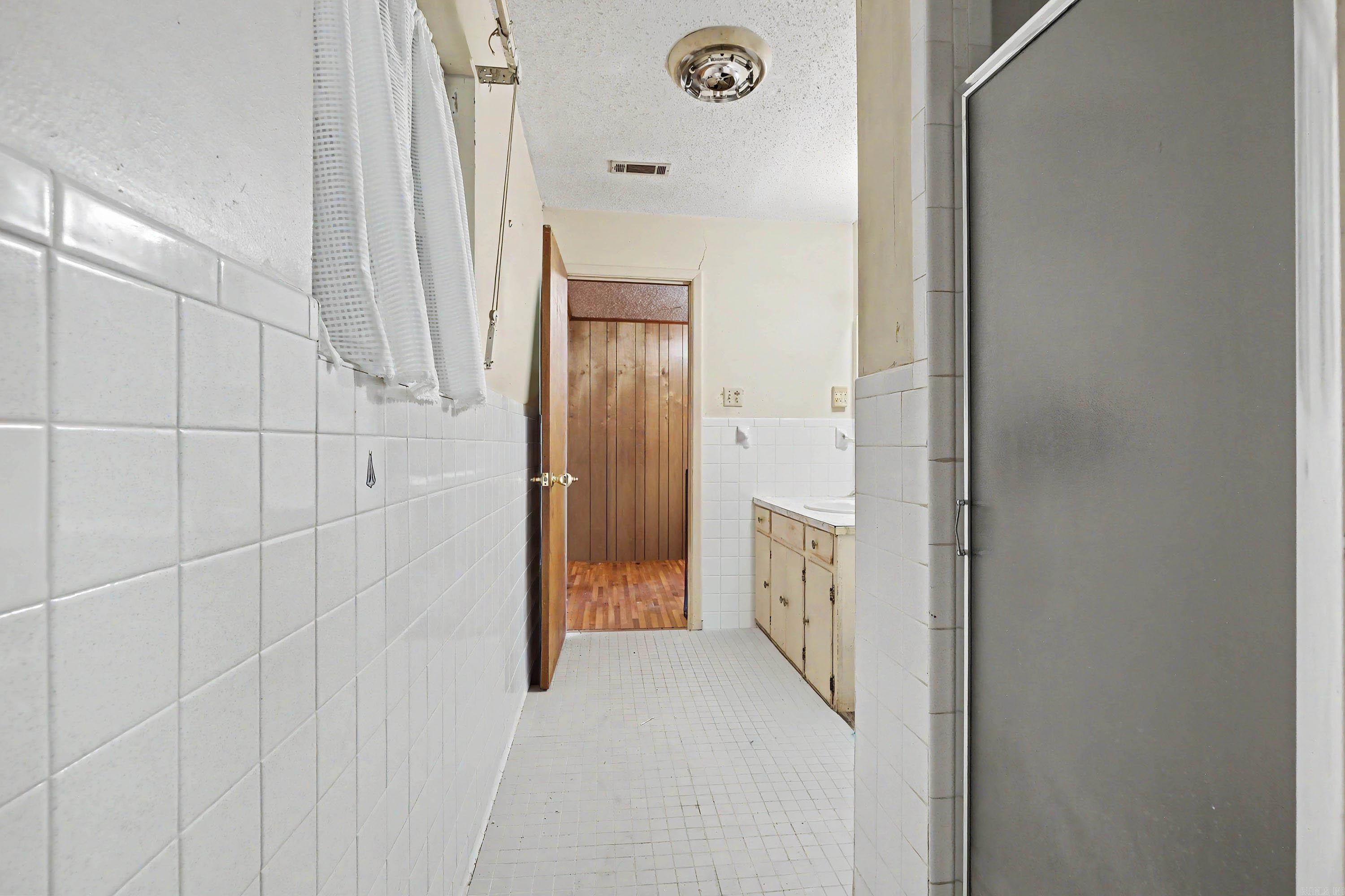917 S. Hughes Street Property Photo 14