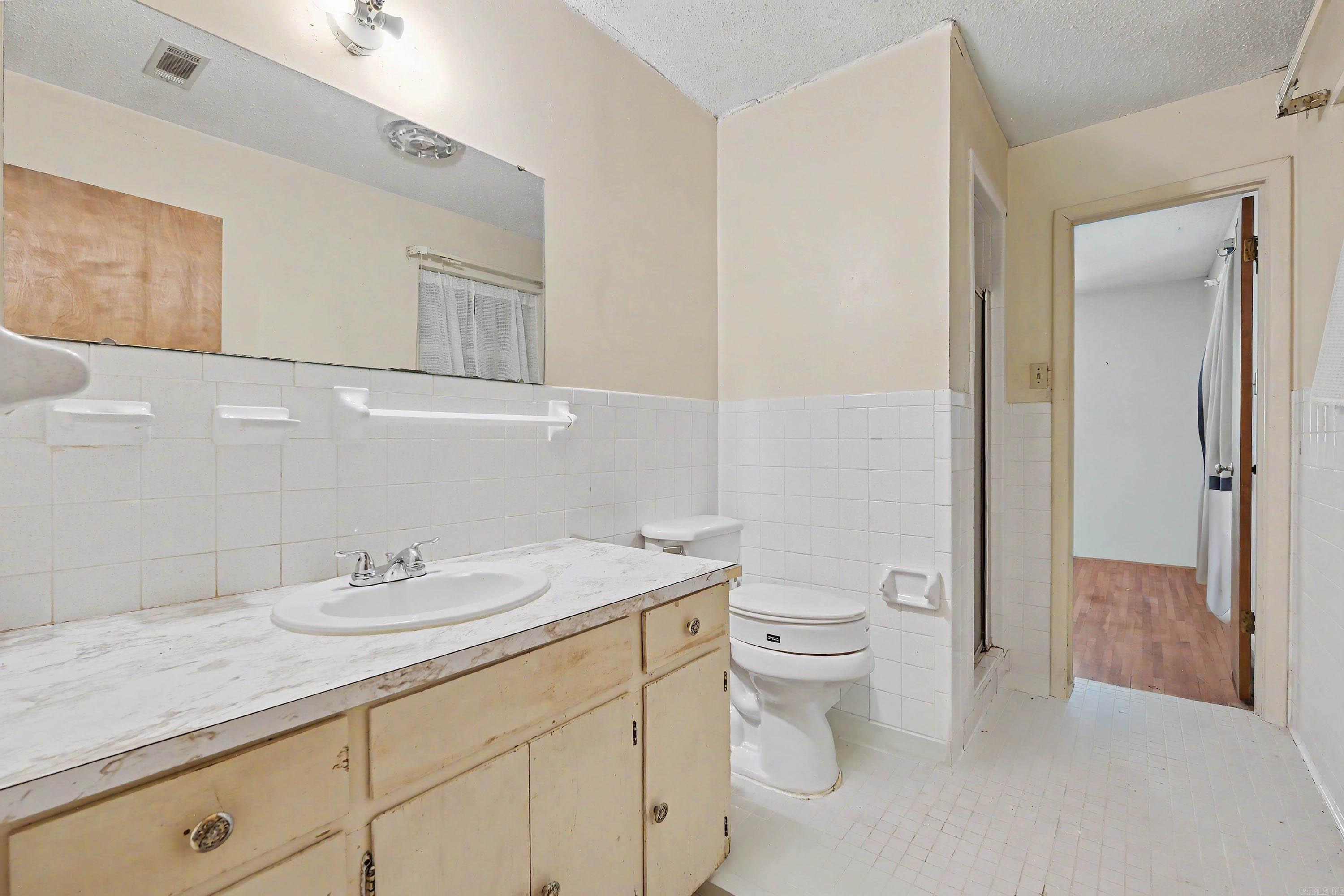 917 S. Hughes Street Property Photo 15