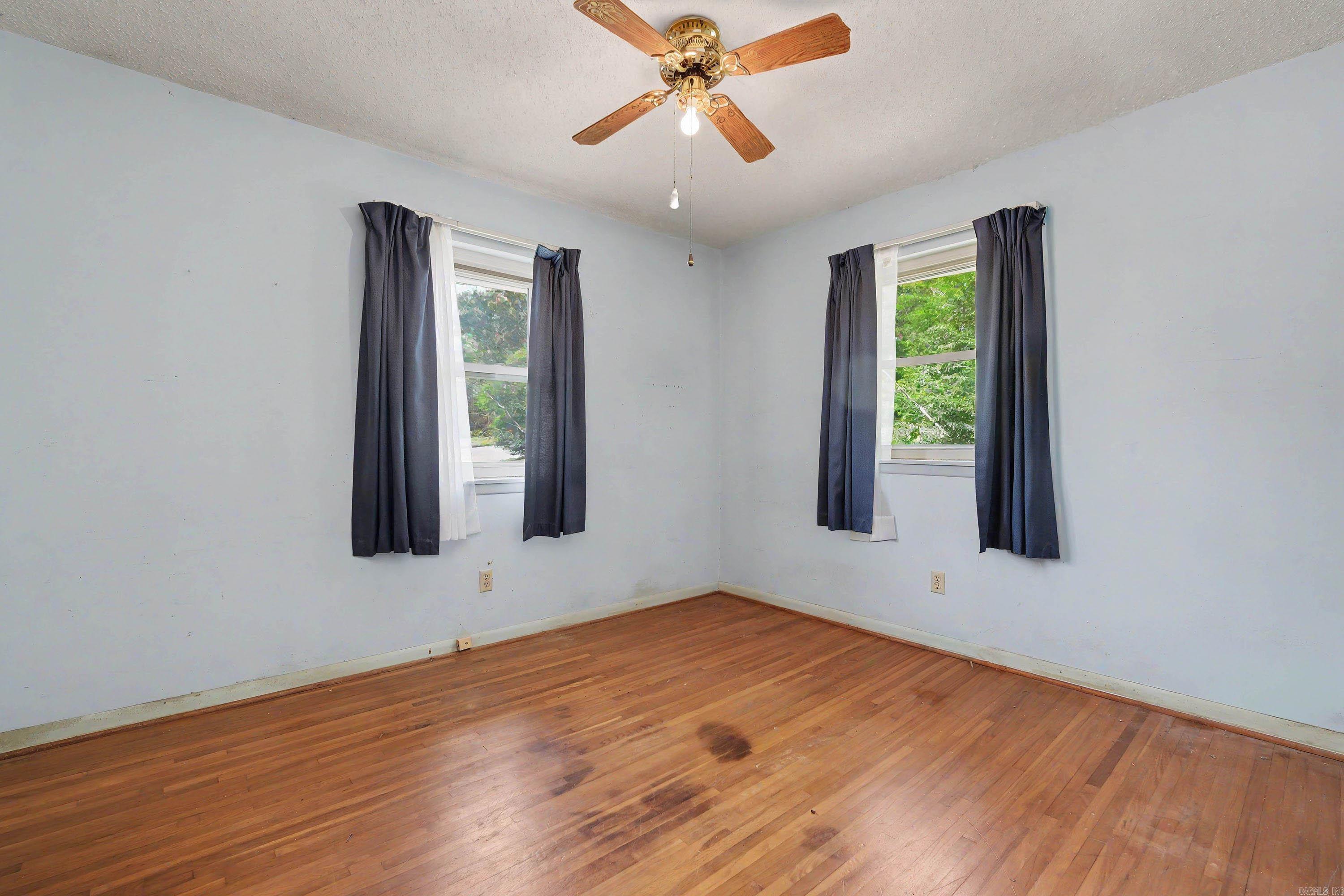 917 S. Hughes Street Property Photo 16