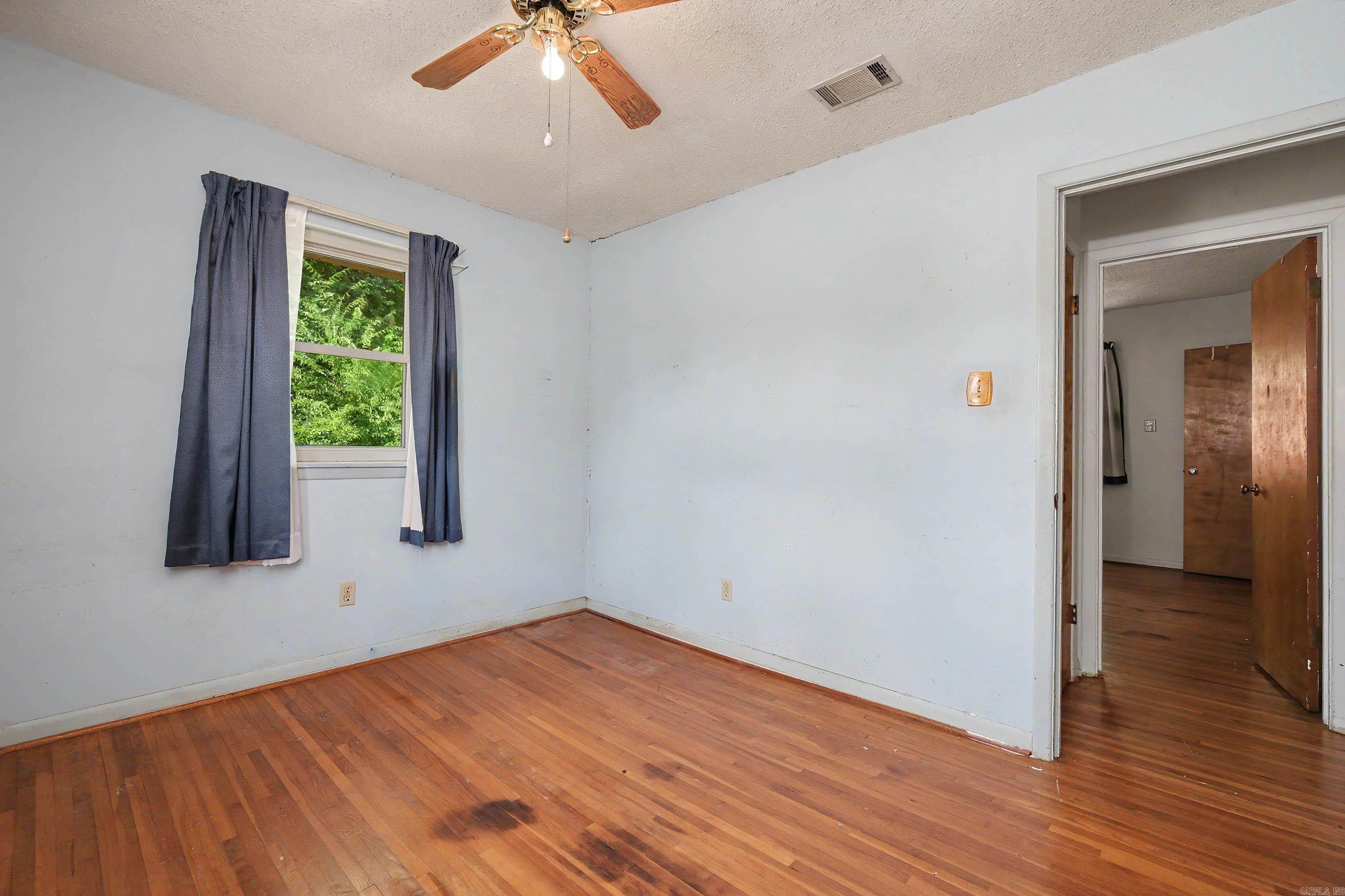 917 S. Hughes Street Property Photo 19