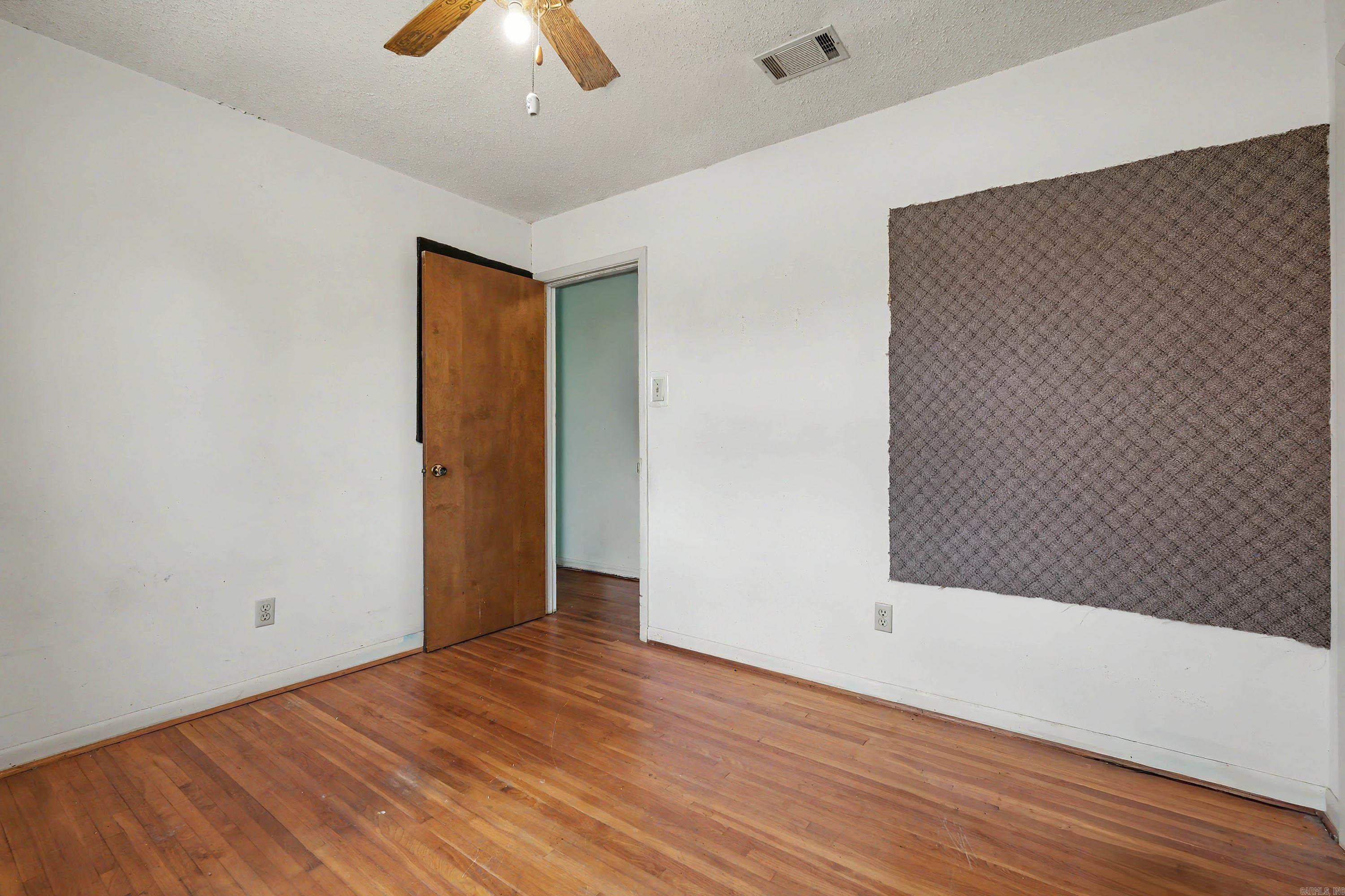 917 S. Hughes Street Property Photo 27