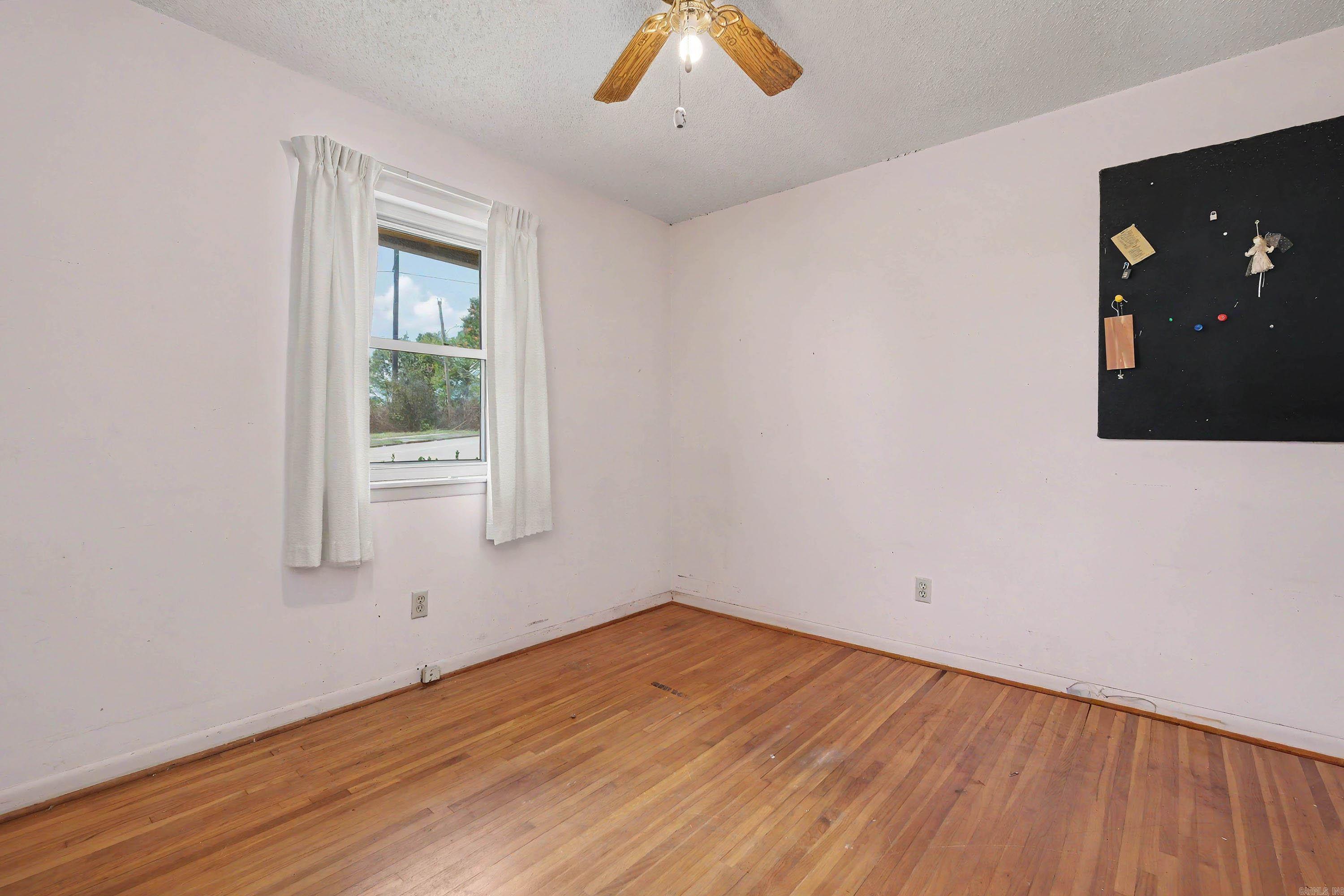917 S. Hughes Street Property Photo 28