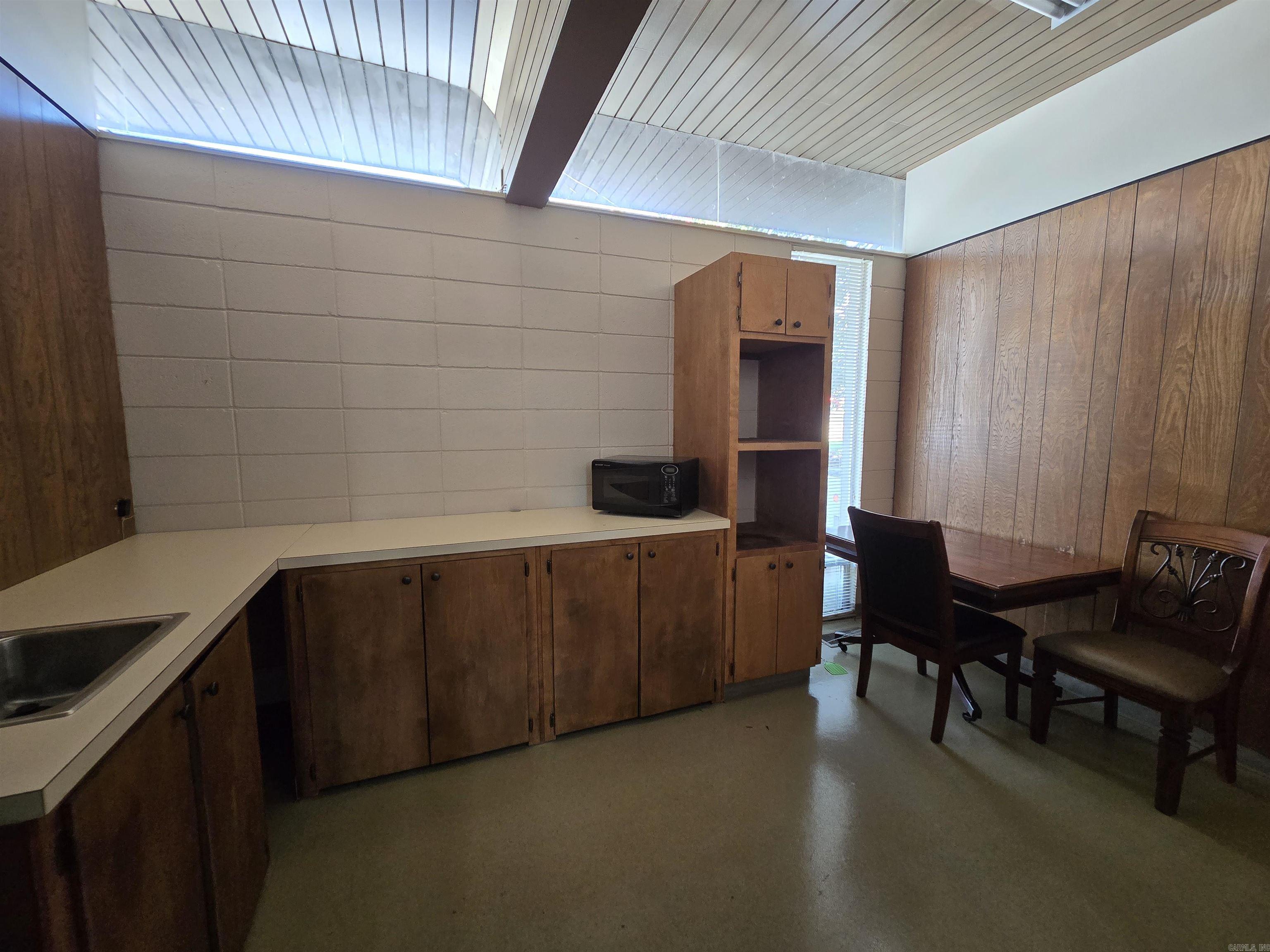916 Garland Street Property Photo 14
