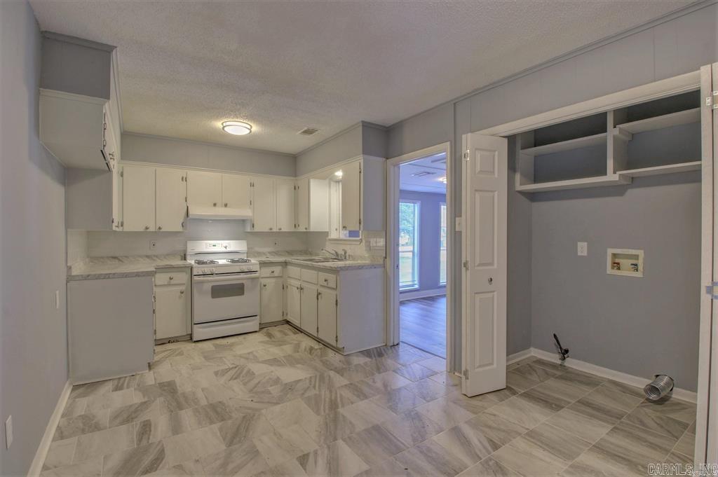 9300 Stardust Trail Property Photo 3
