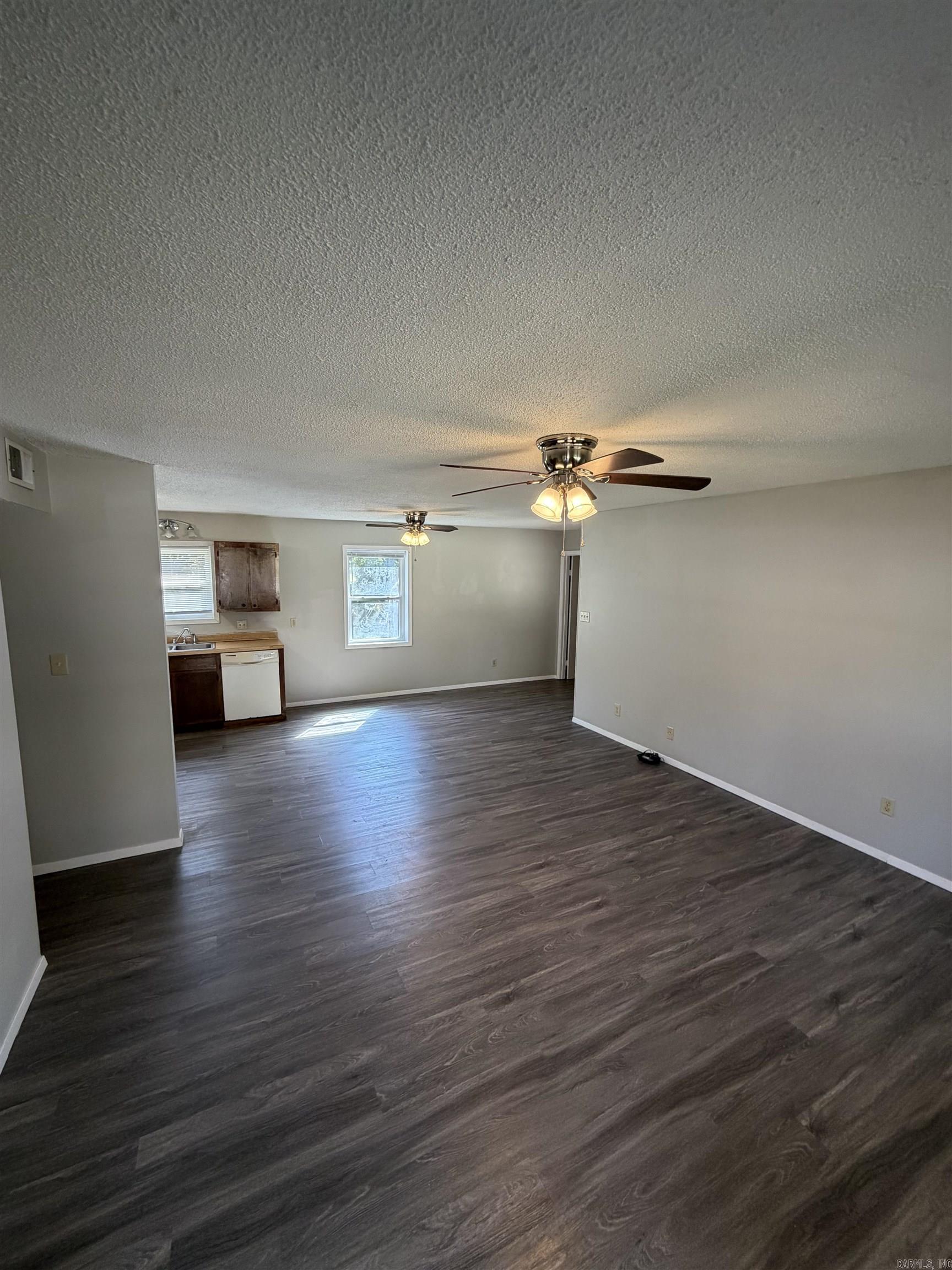 609 Linda Lane Property Photo 3