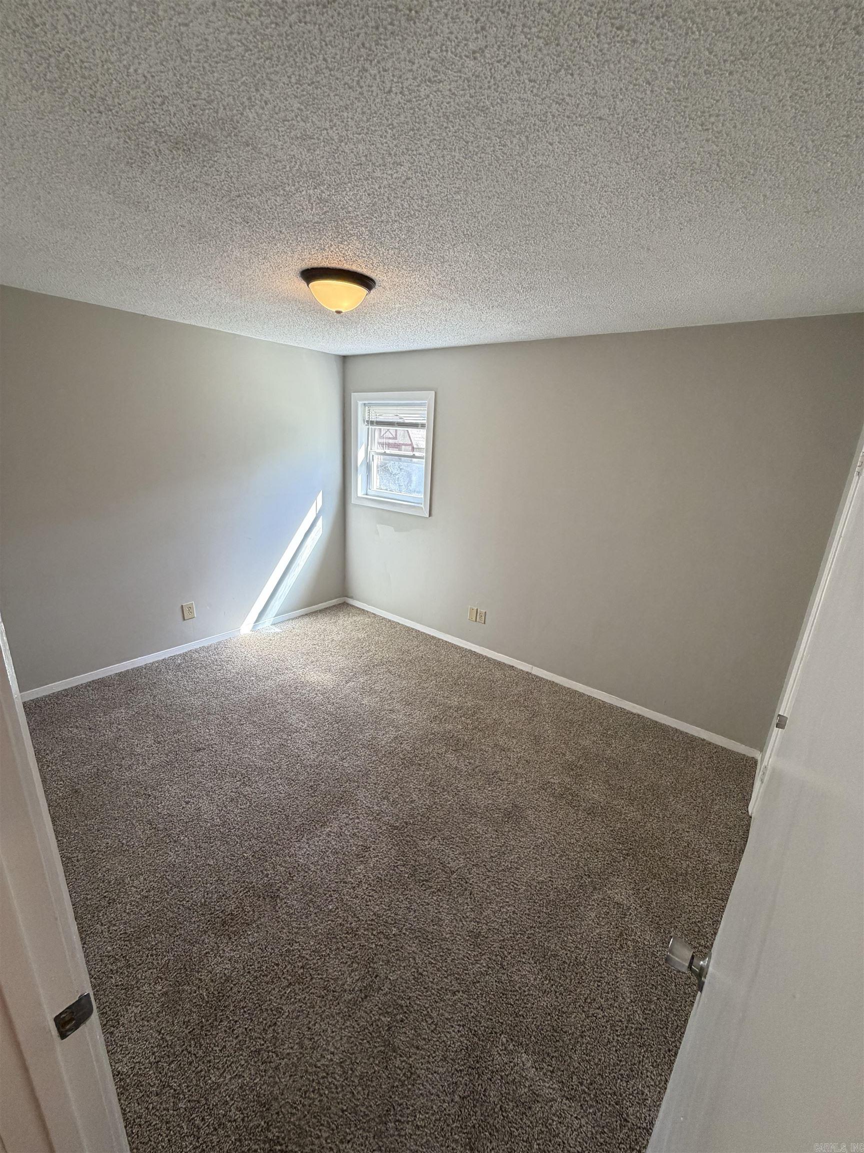 609 Linda Lane Property Photo 5
