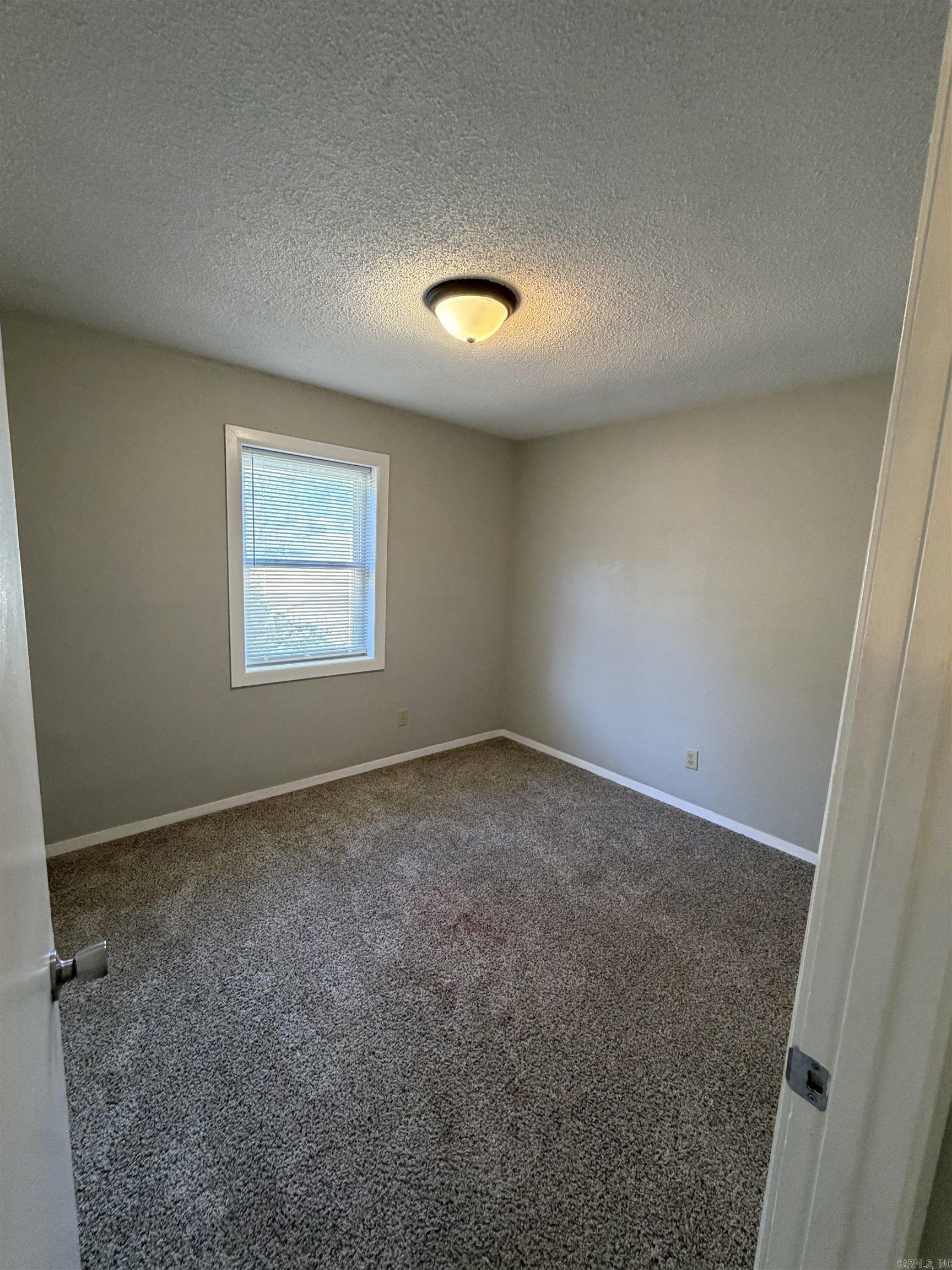 609 Linda Lane Property Photo 6
