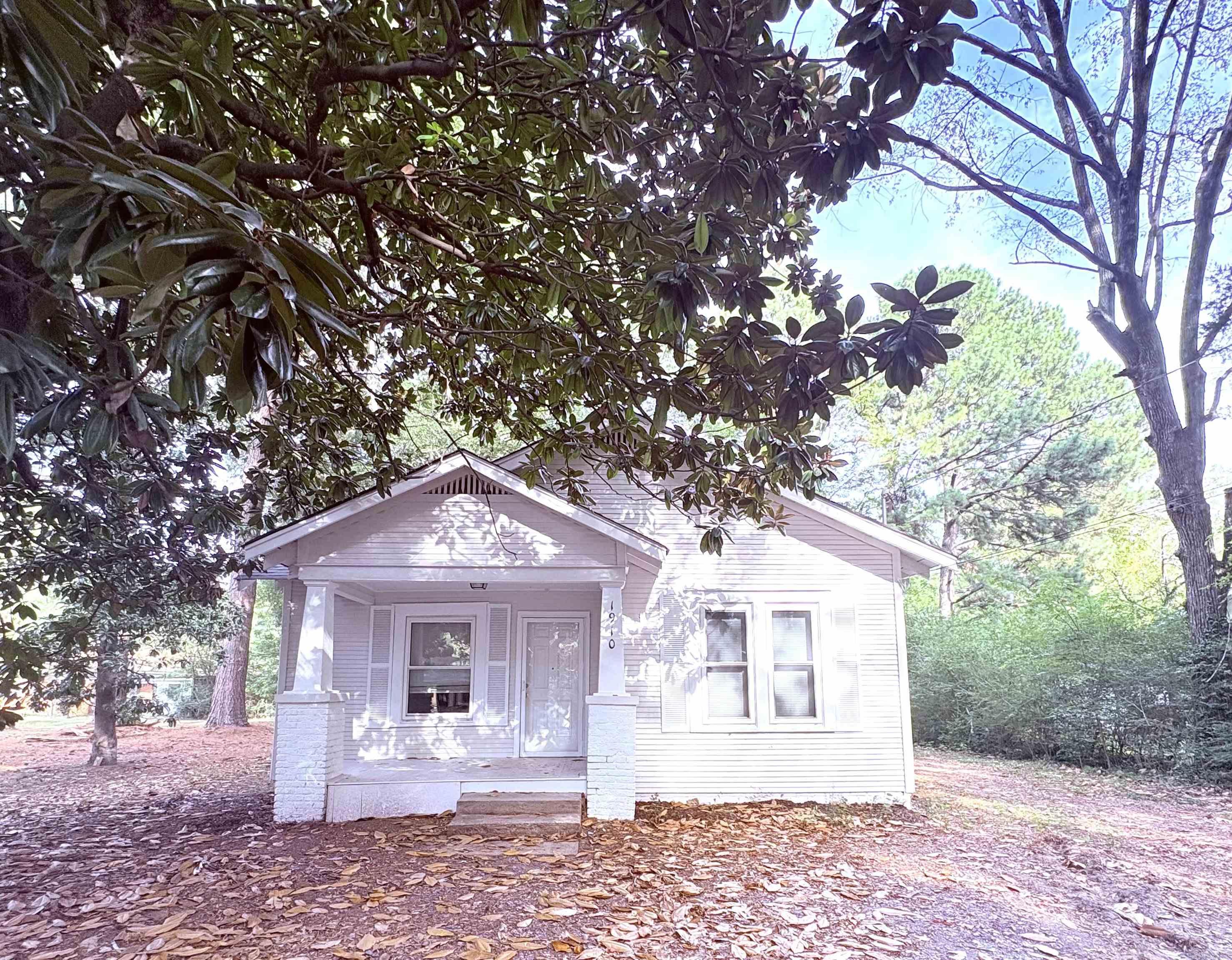 1910 Washington Avenue Property Photo 1