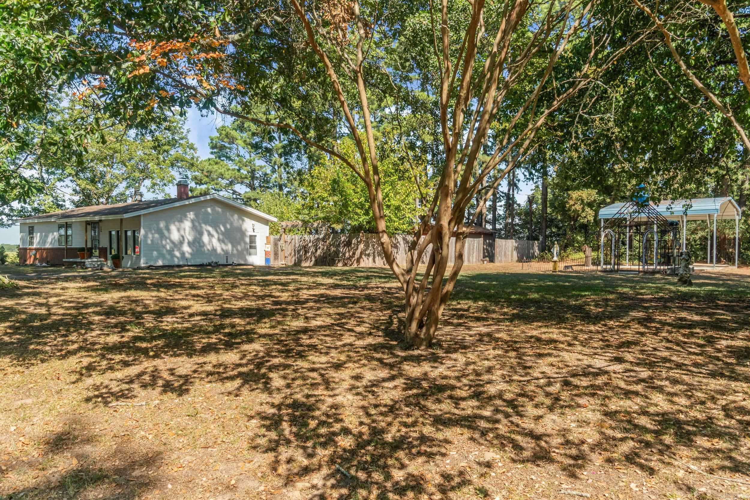 128 Circle Drive Property Photo 3