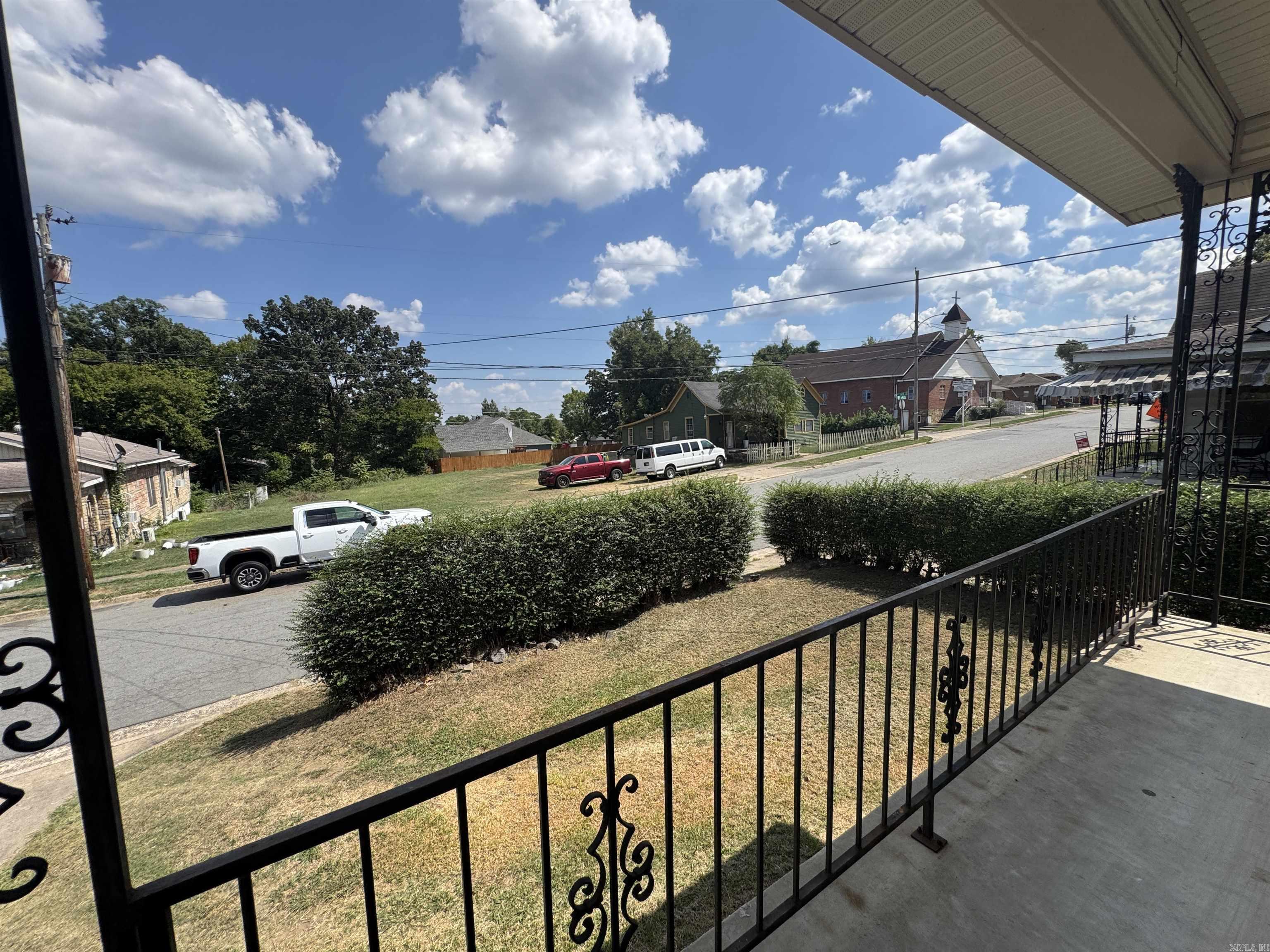 2714 S Spring Street Property Photo 9