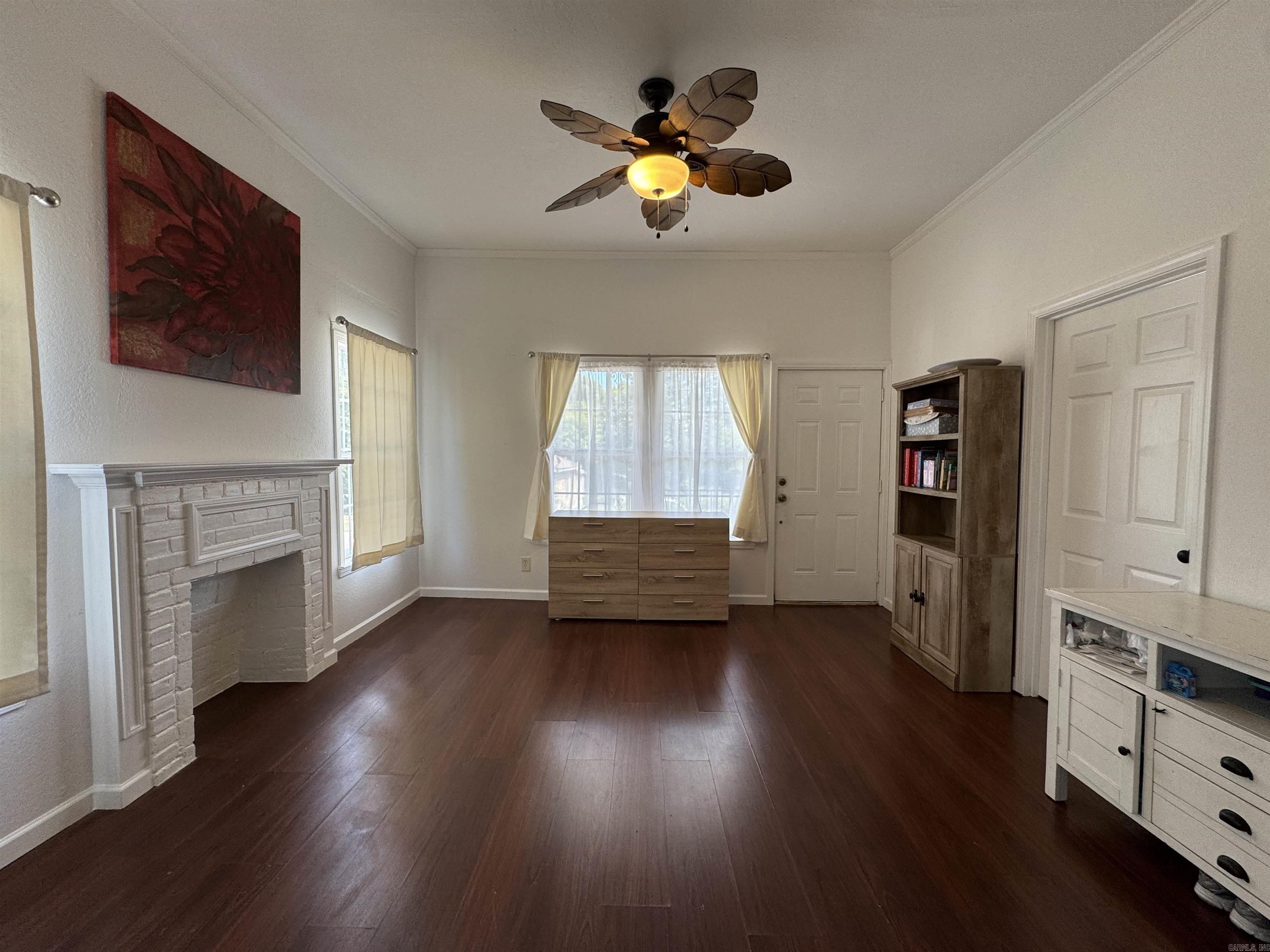 2714 S Spring Street Property Photo 12