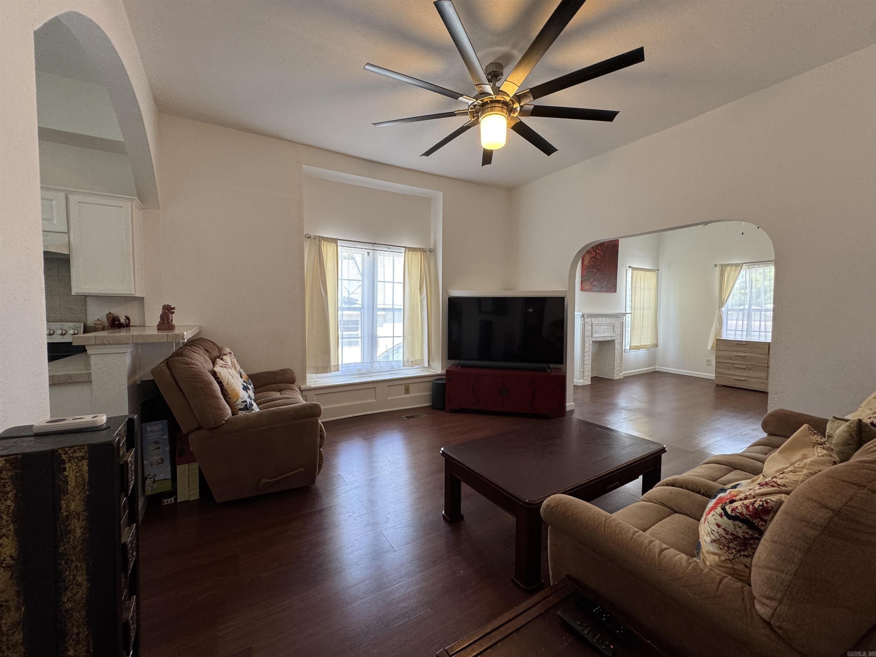 2714 S Spring Street Property Photo 19