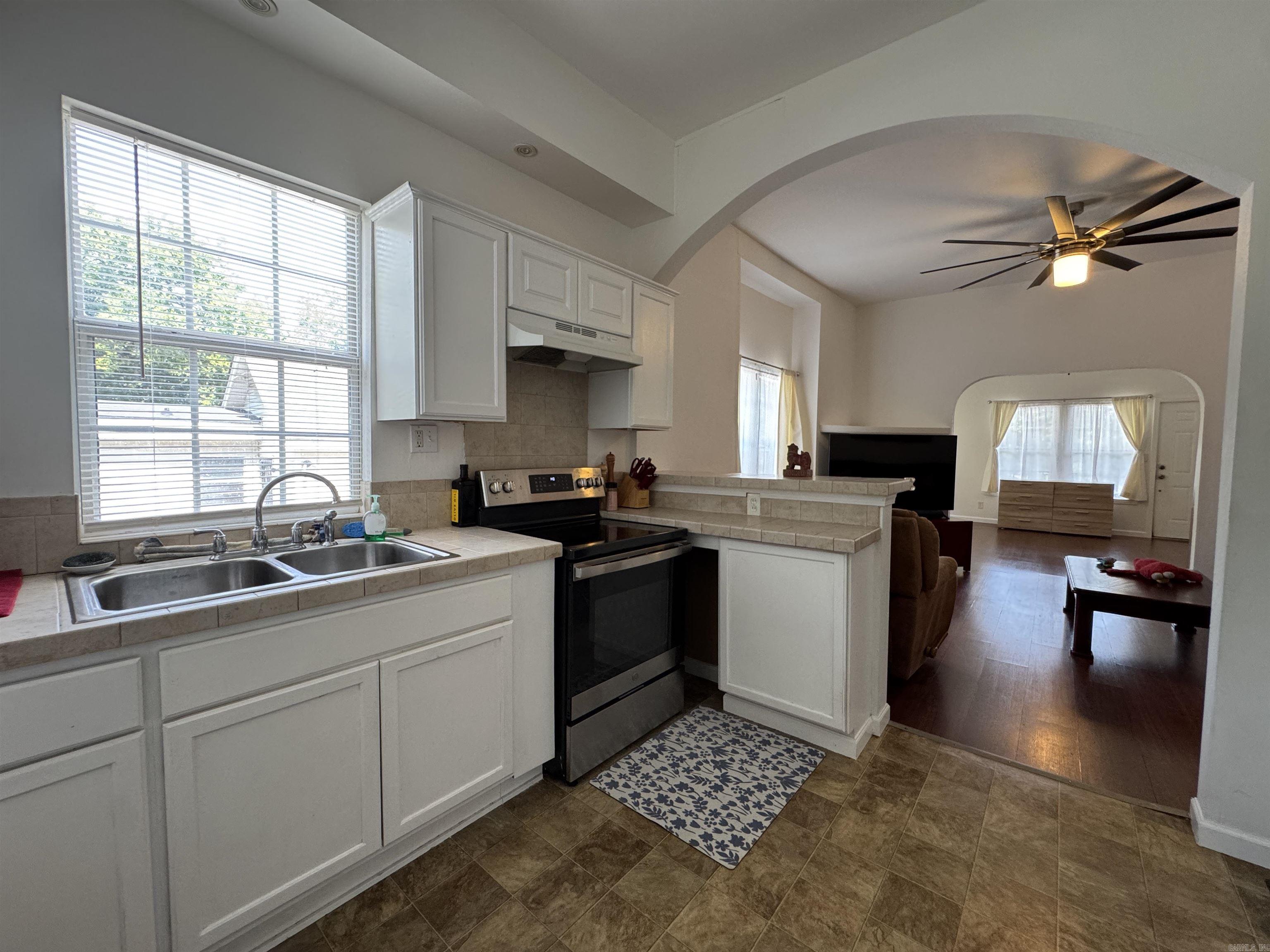 2714 S Spring Street Property Photo 23