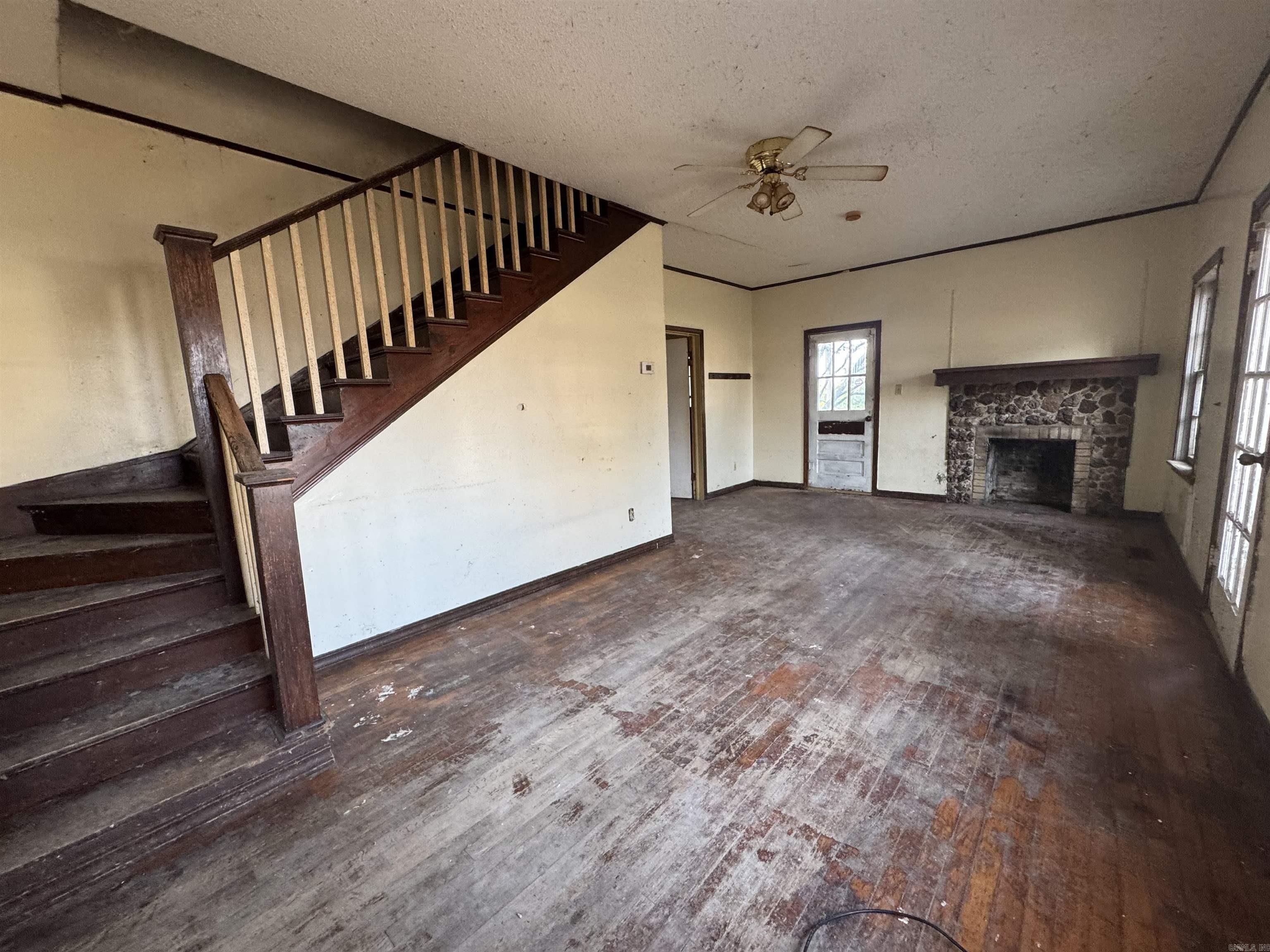 2 Triangle Lane Property Photo 5