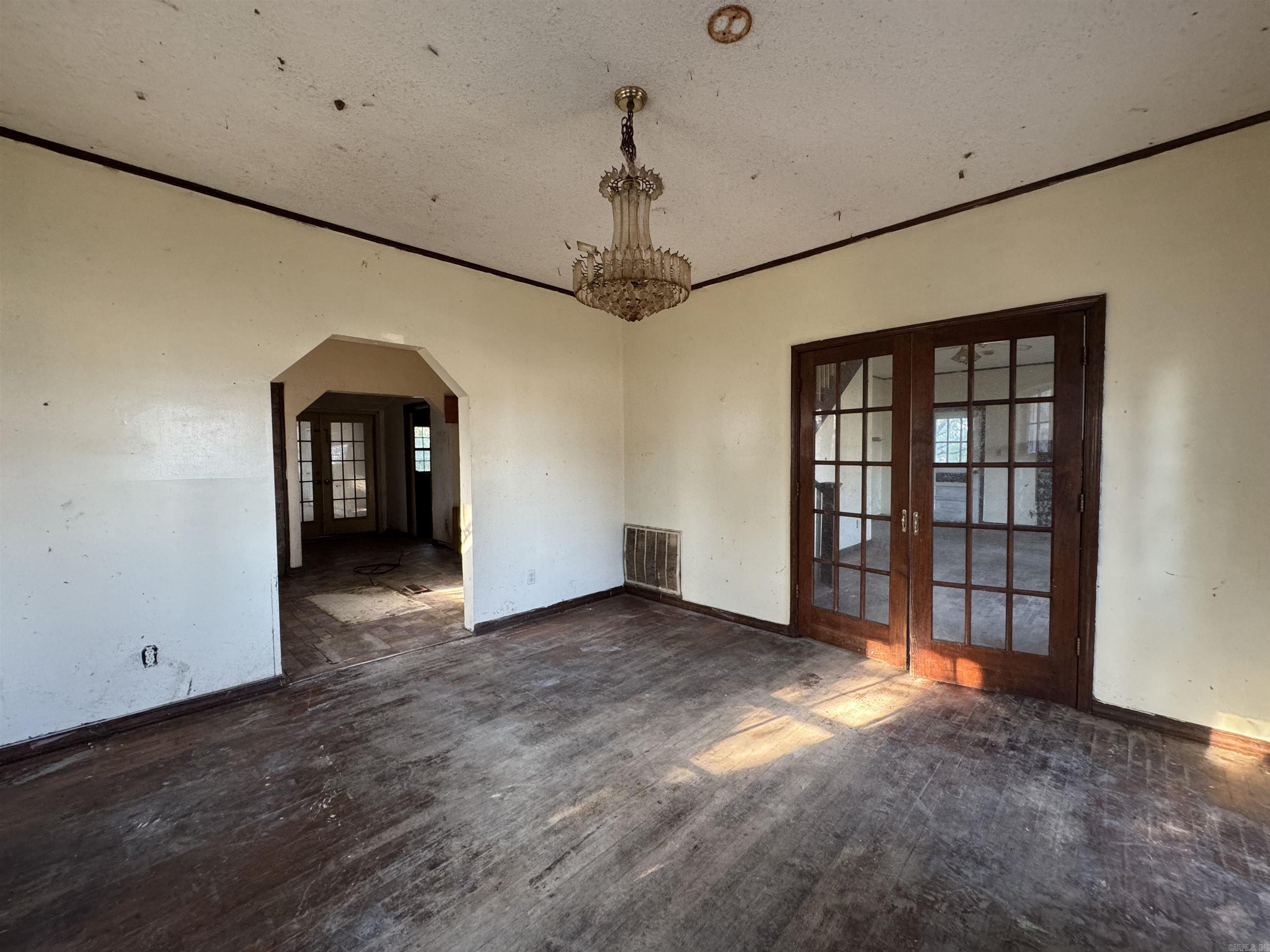 2 Triangle Lane Property Photo 9